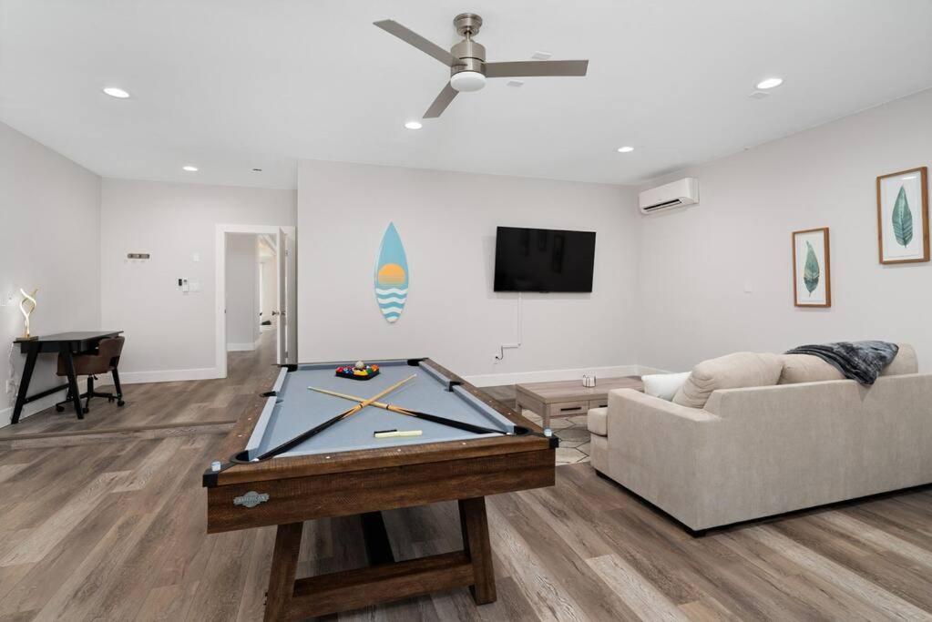Family Room photo 2
