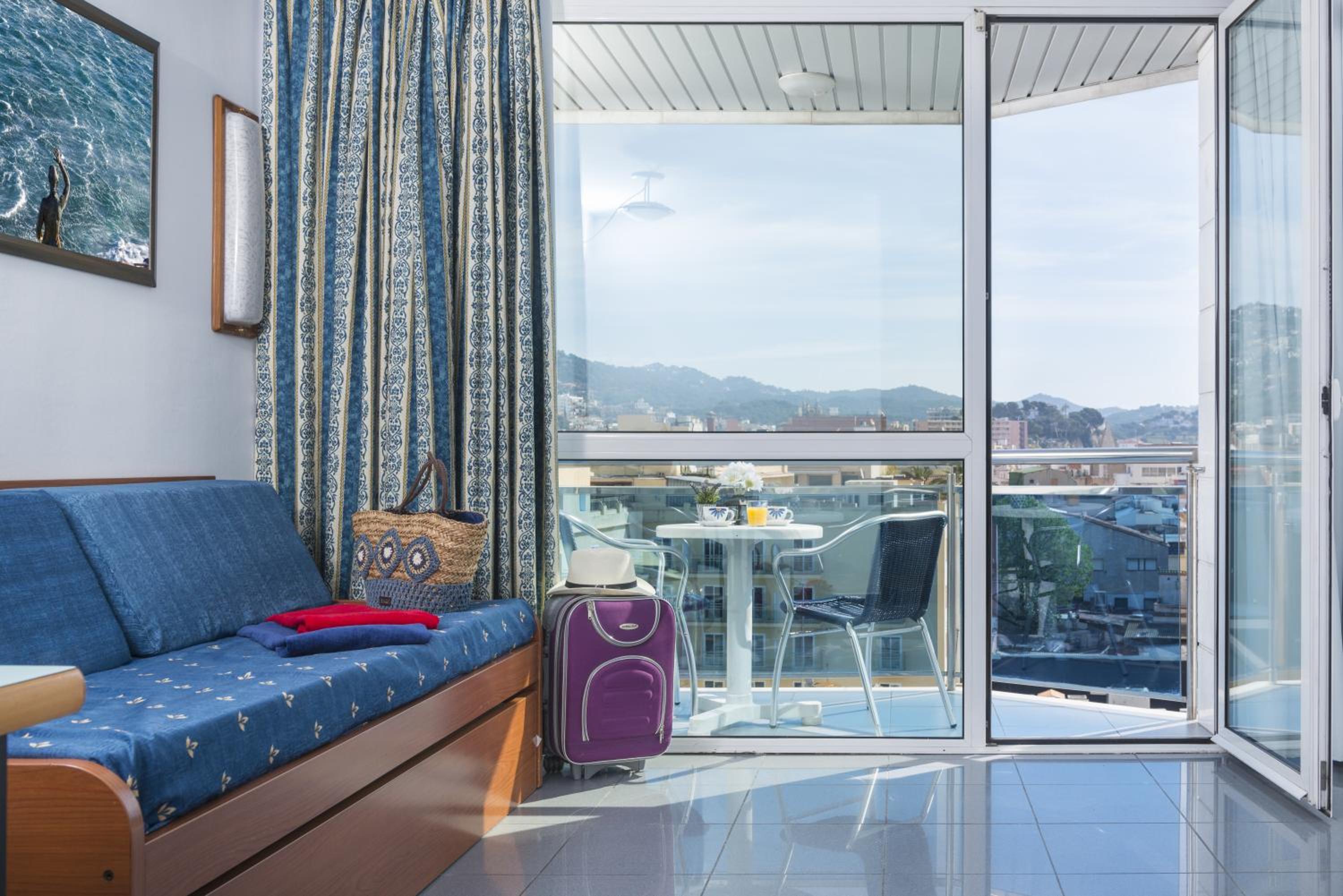 One-Bedroom Apartment - Photo 6