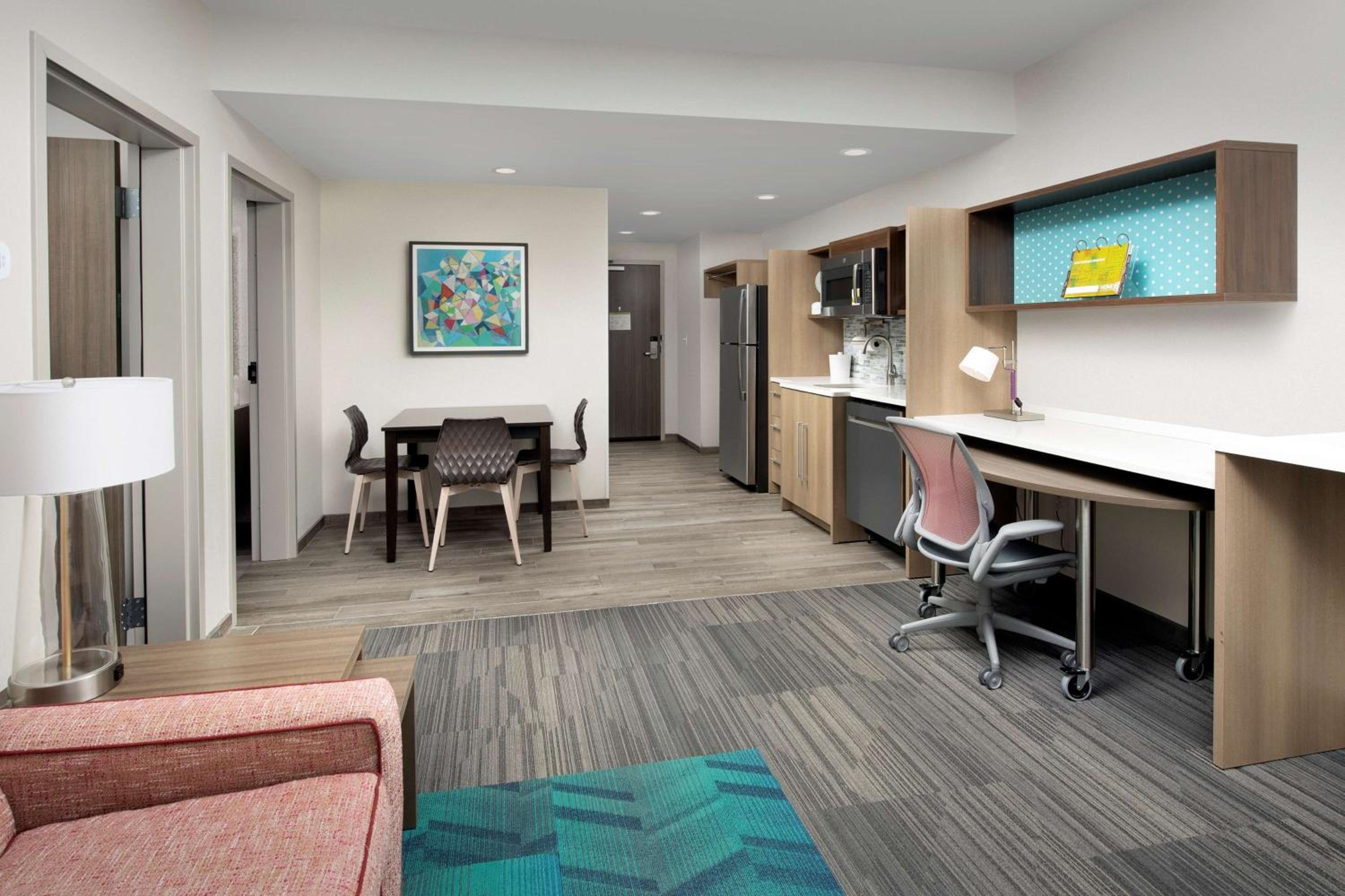 One-Bedroom King Suite - Non-Smoking - Photo 2