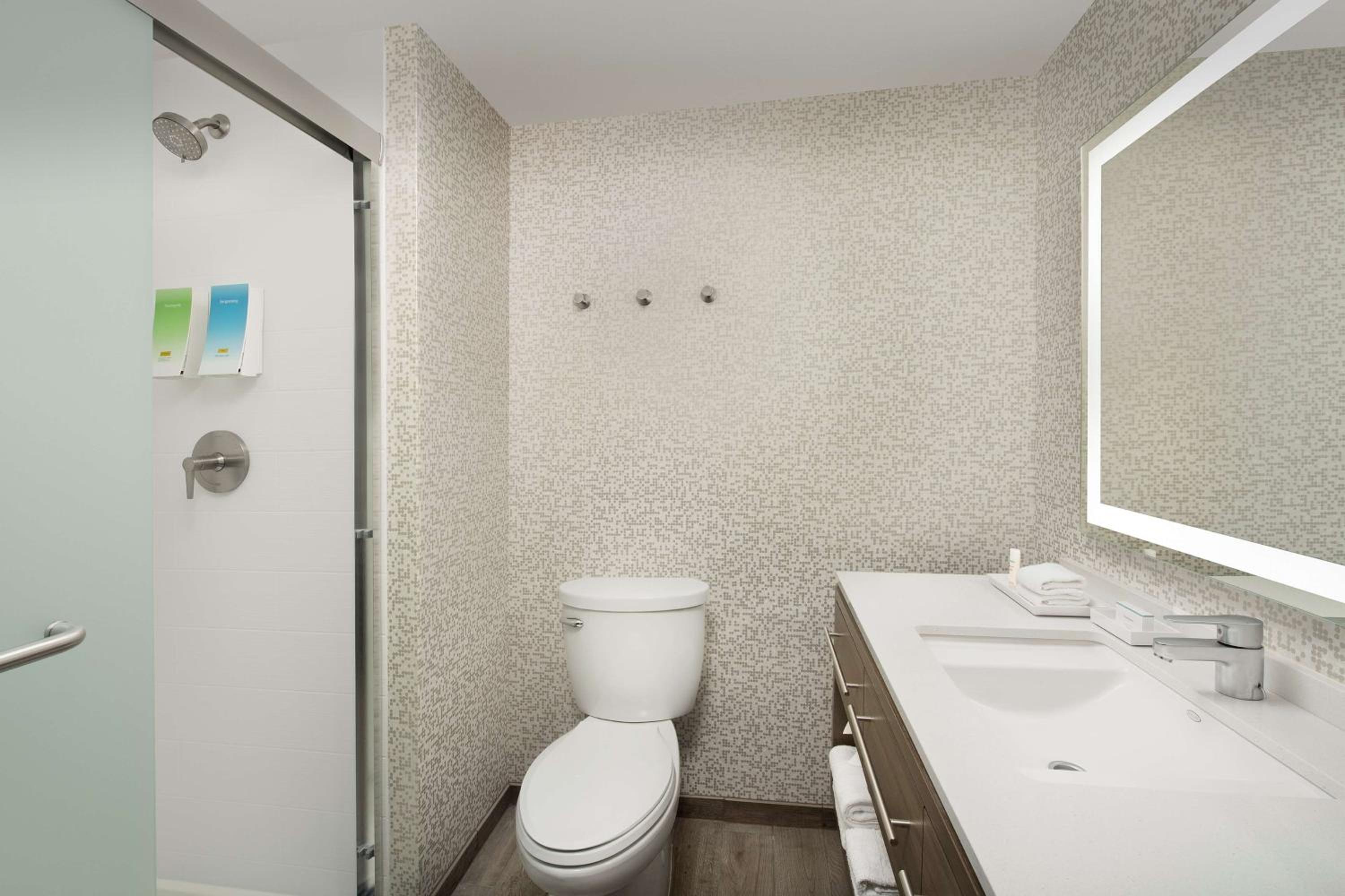 King Studio Suite - Non-Smoking - Photo 8