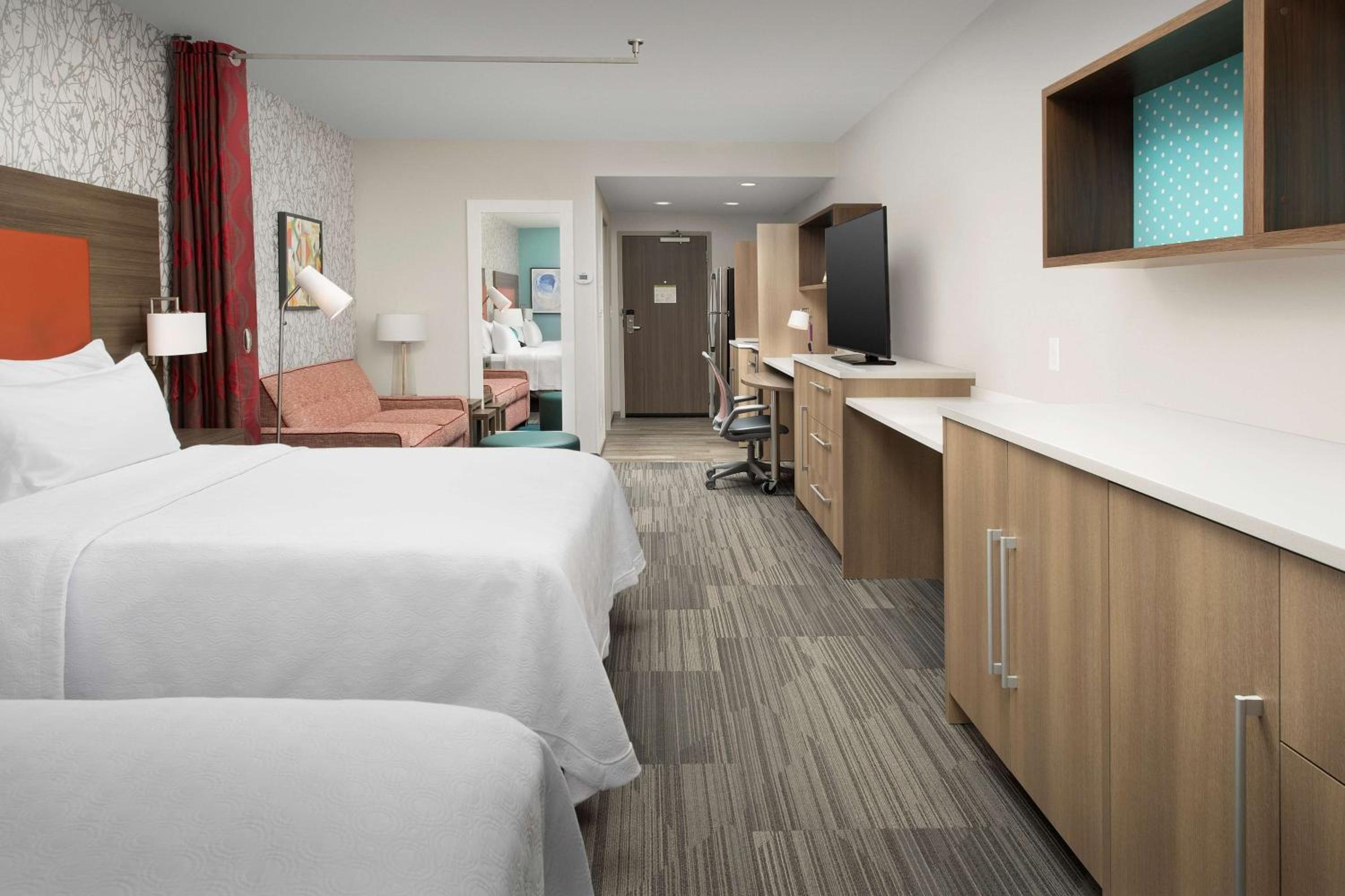 Queen Studio with Two Queen Beds - Non-Smoking - Photo 6
