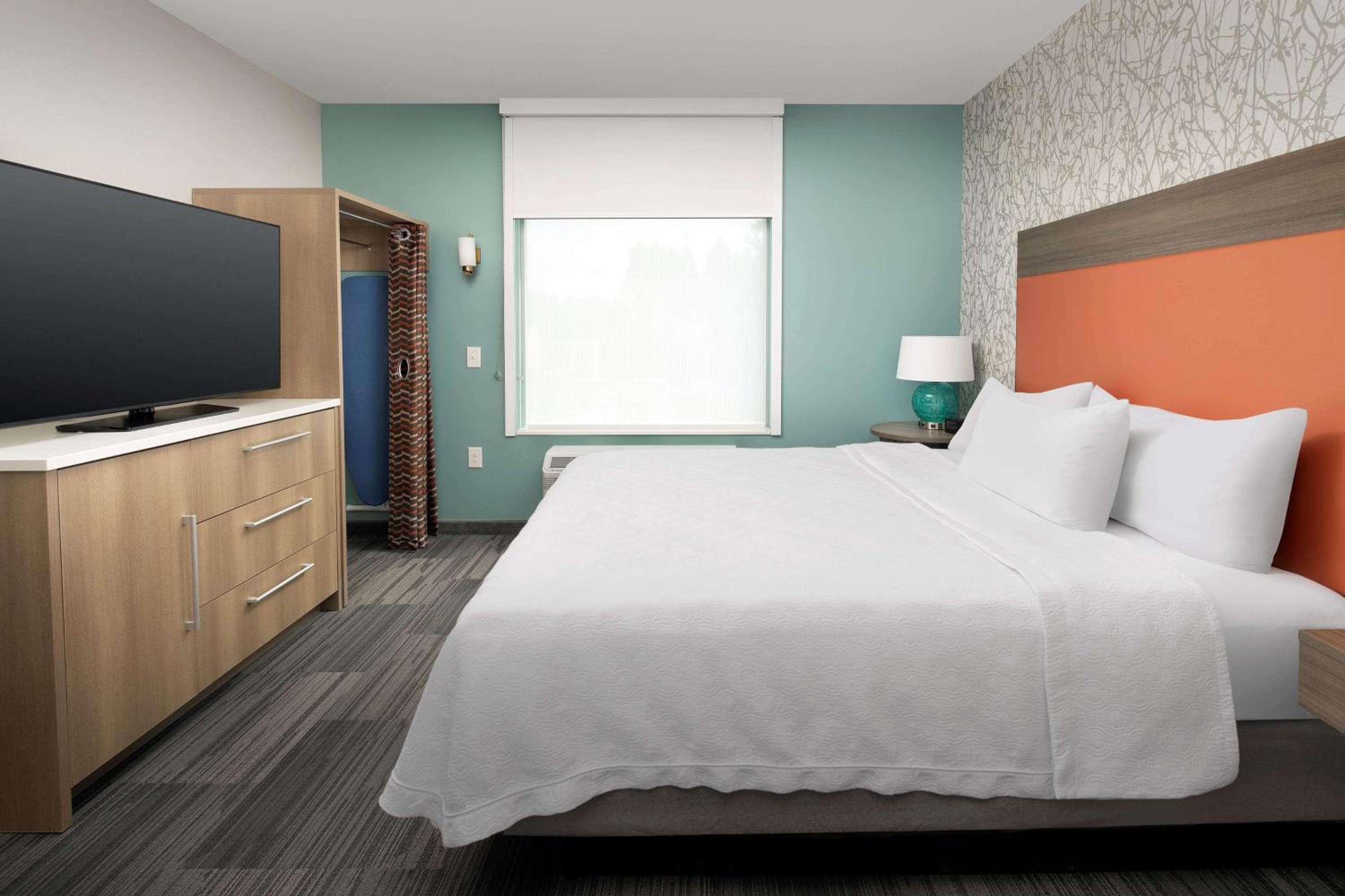 One-Bedroom King Suite - Non-Smoking - Photo 3