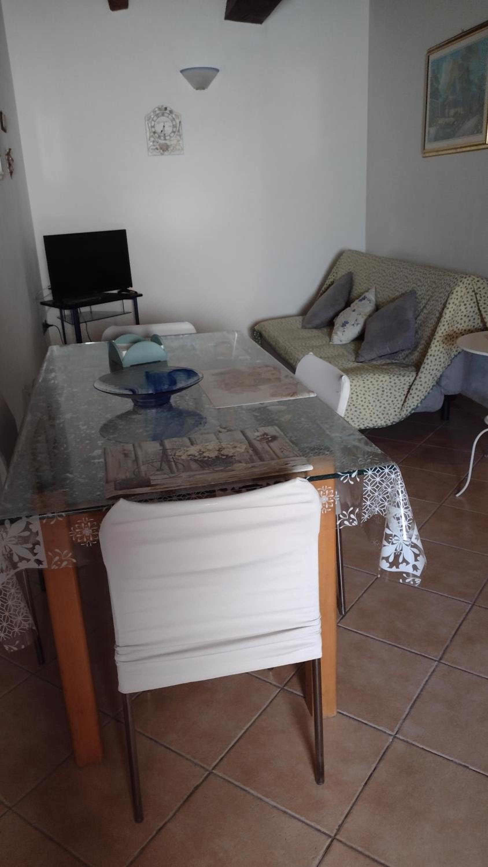 One-Bedroom Apartment - Photo 8