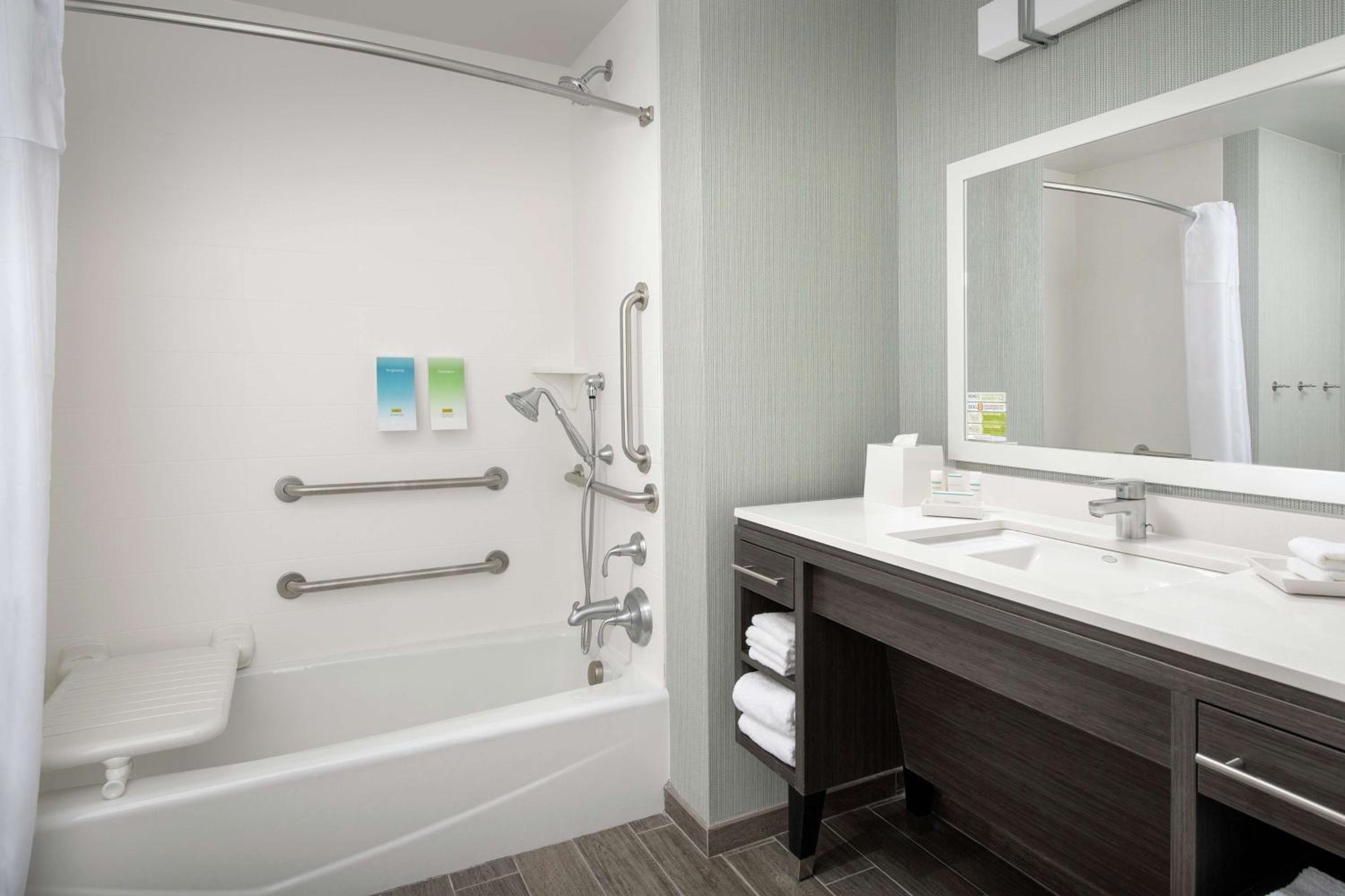 King Studio Suite - Mobility Access/Non-Smoking photo 3