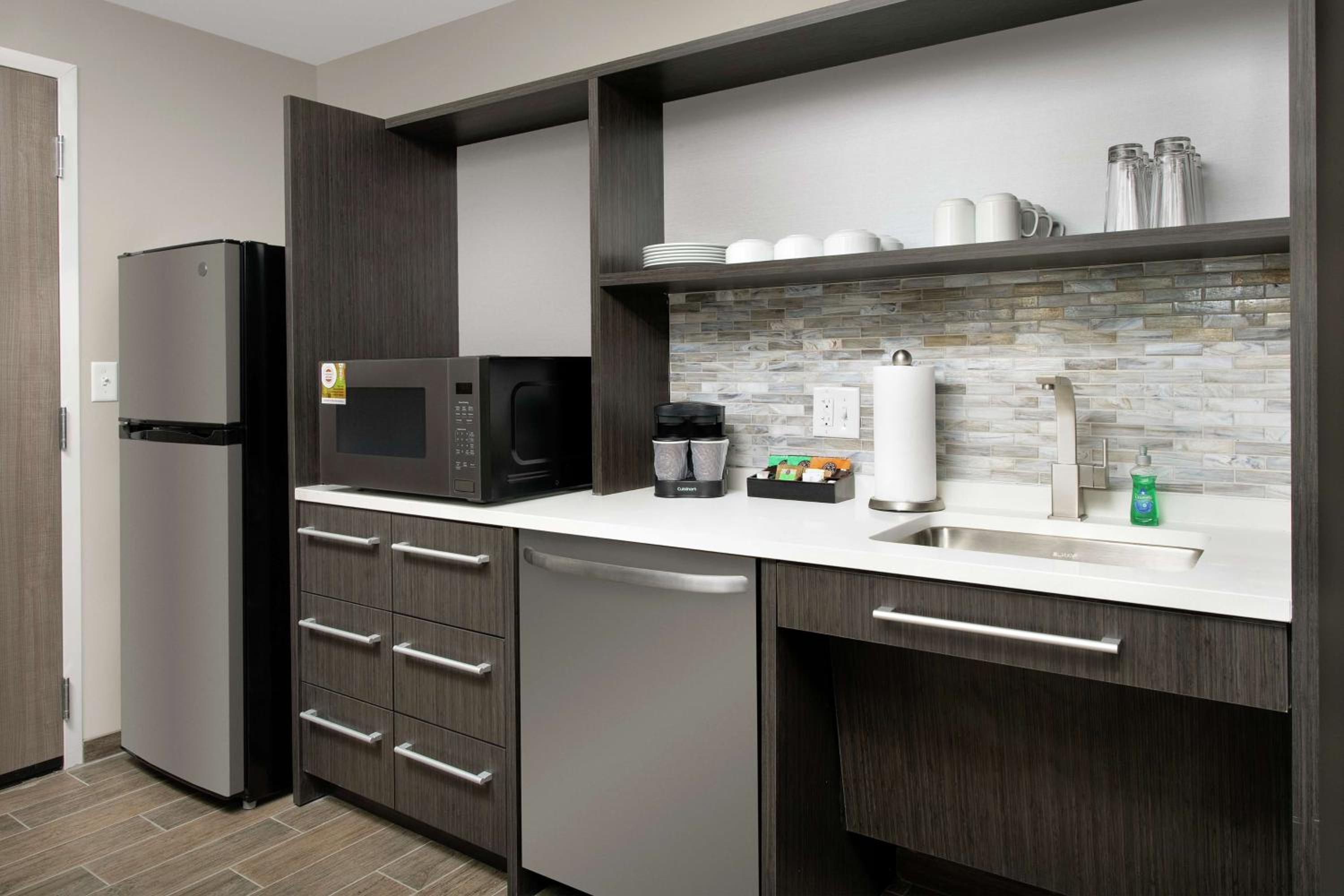 King Studio Suite - Mobility Access/Non-Smoking photo 2