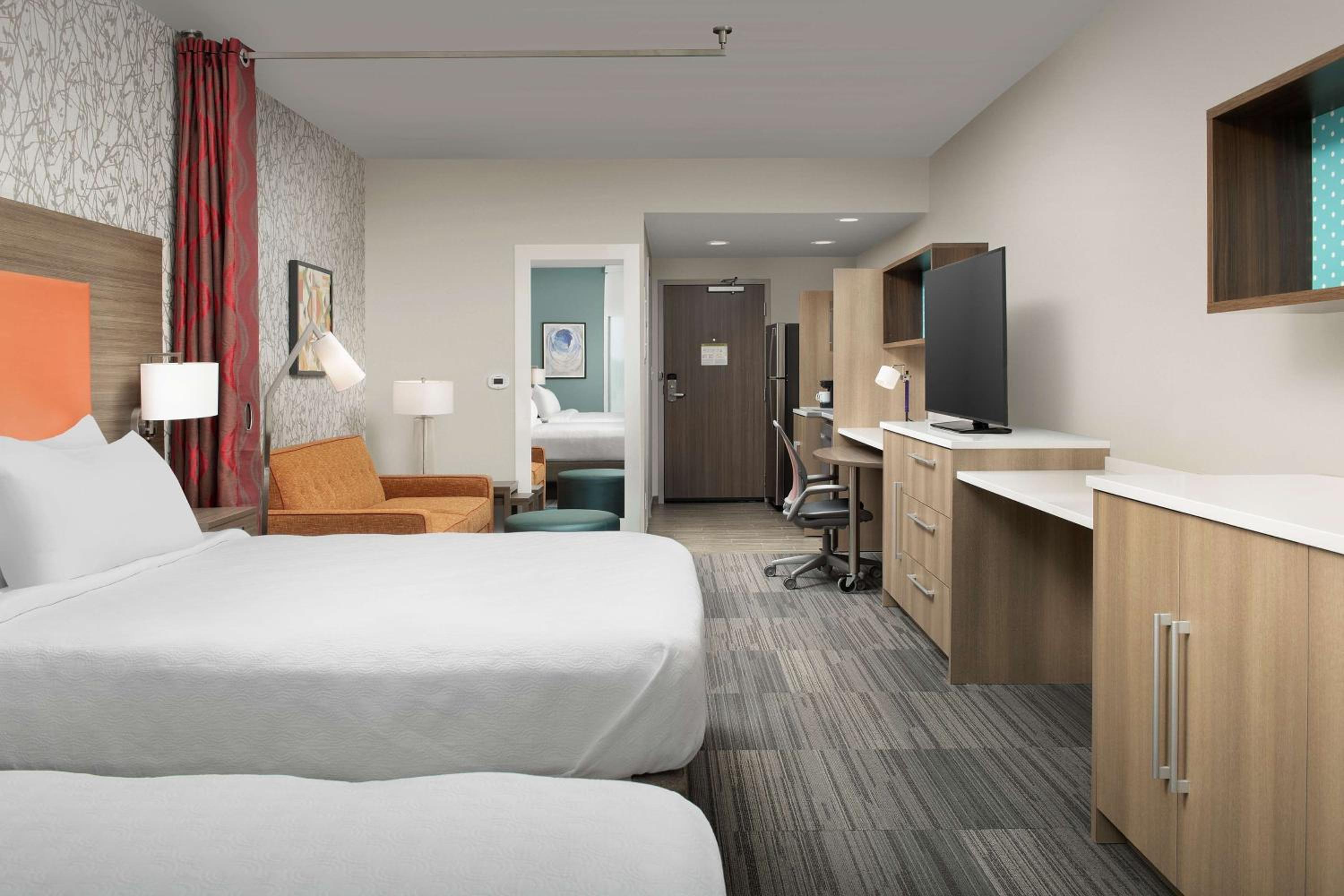 Queen Studio with Two Queen Beds - Non-Smoking
