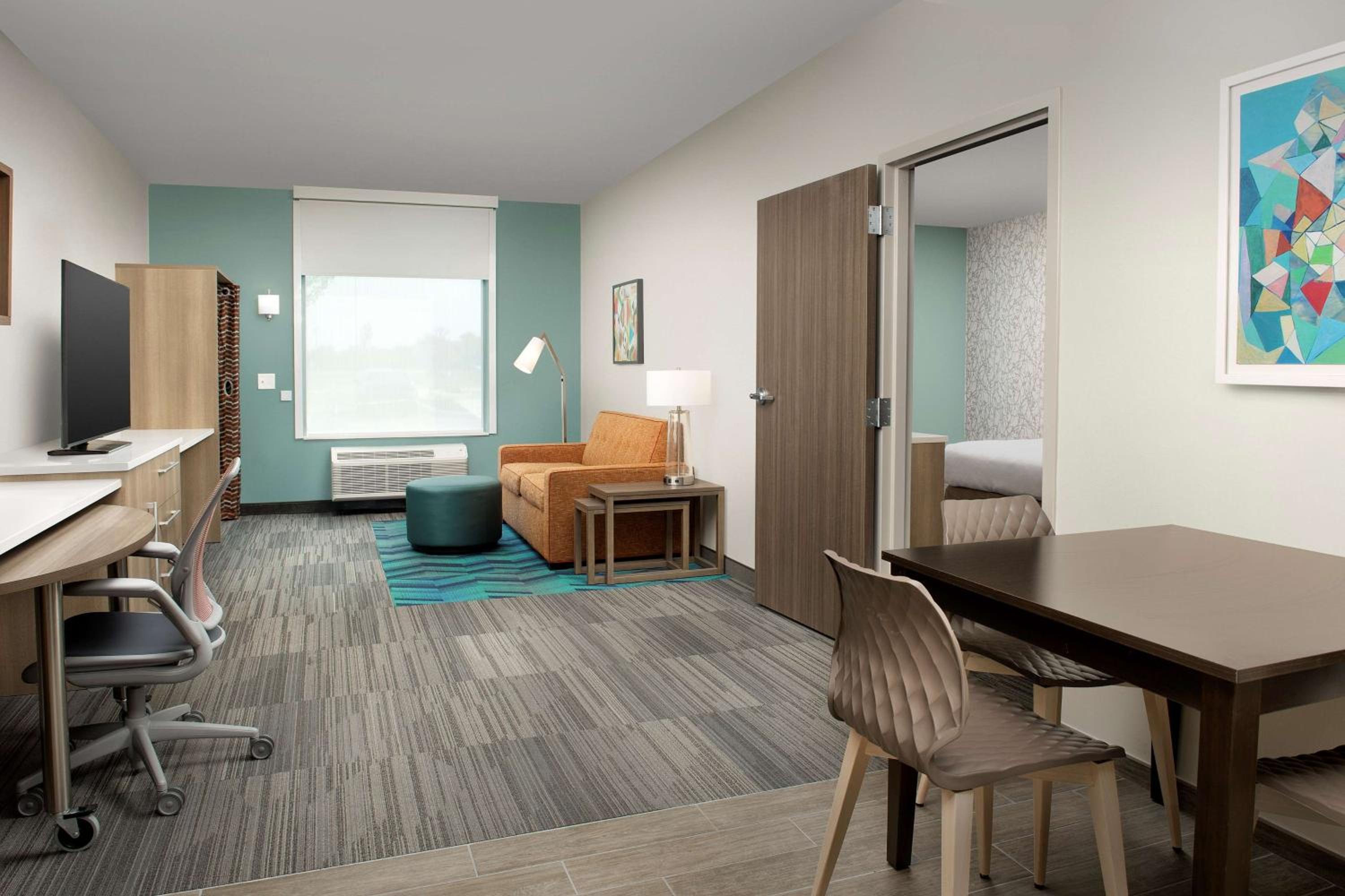 One-Bedroom King Suite - Non-Smoking