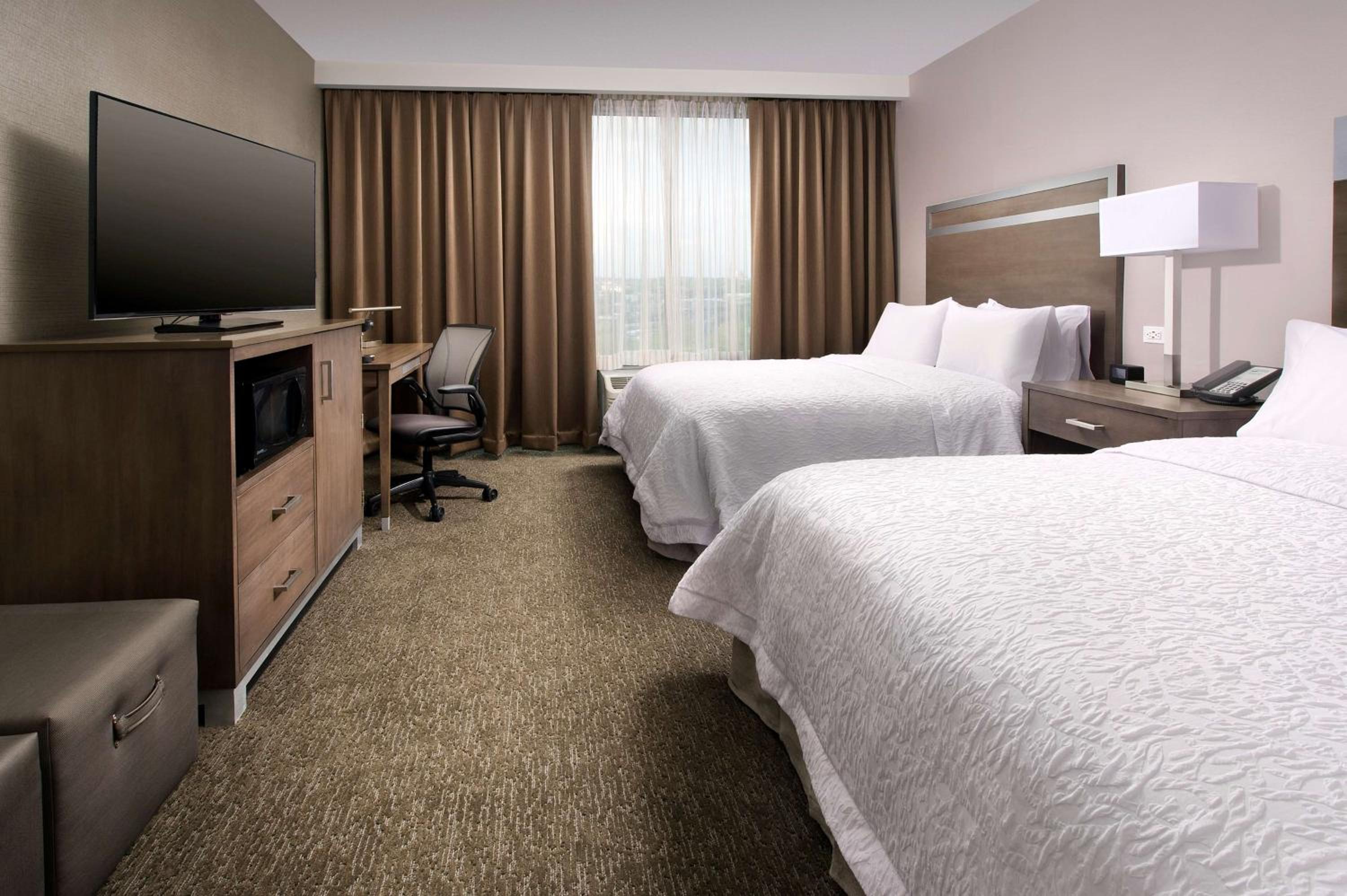 Queen Room with Two Queen Beds - Non-Smoking - Photo 1
