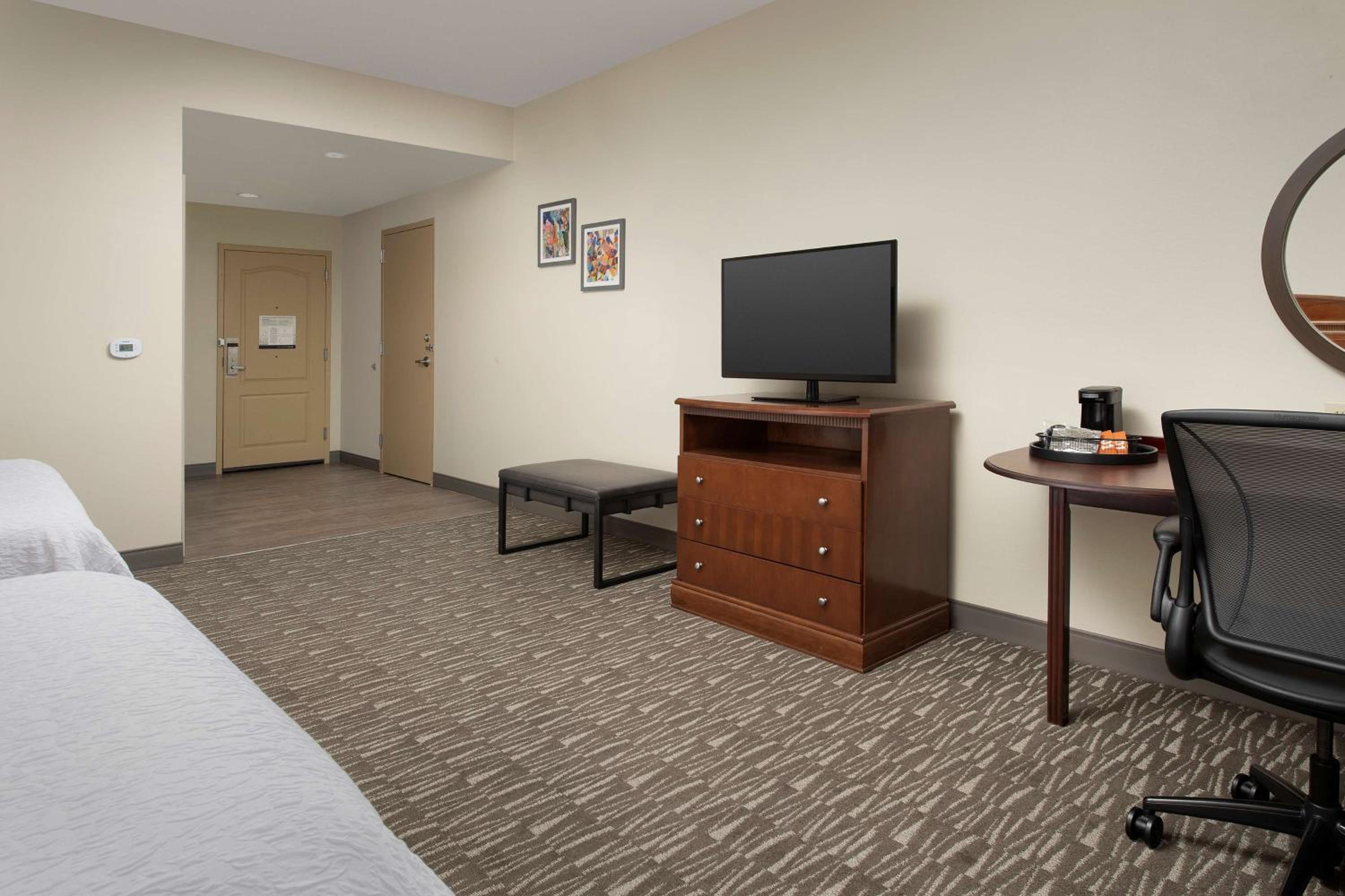 Queen Room with Two Queen Beds - Mobility and Hearing Access/Non-Smoking - Photo 1