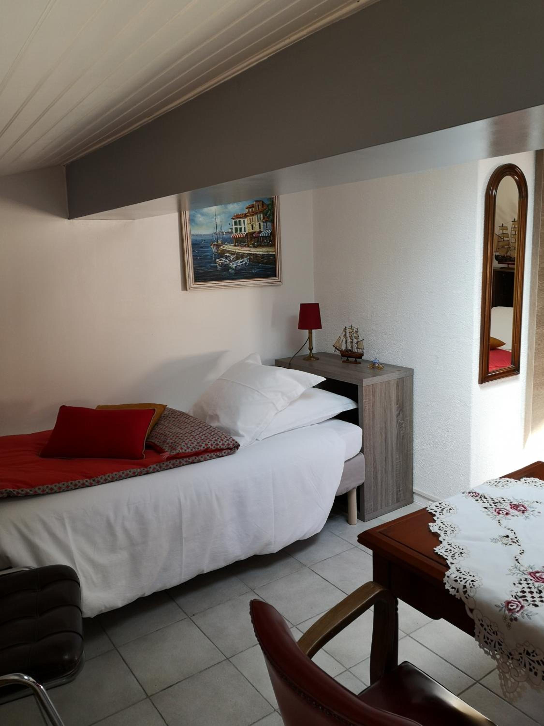 Comfort Triple Room - Photo 7