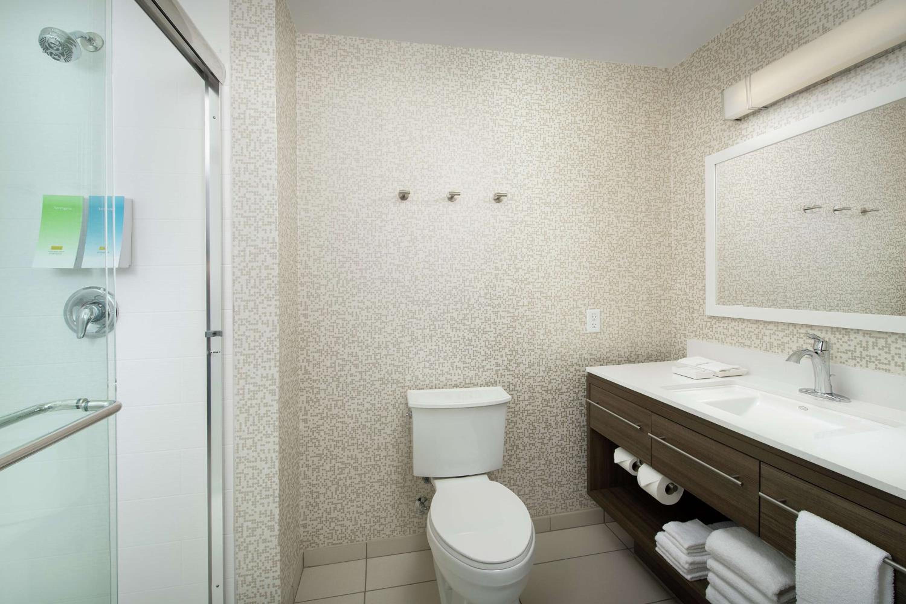 King Studio Suite - Non-Smoking - Photo 3