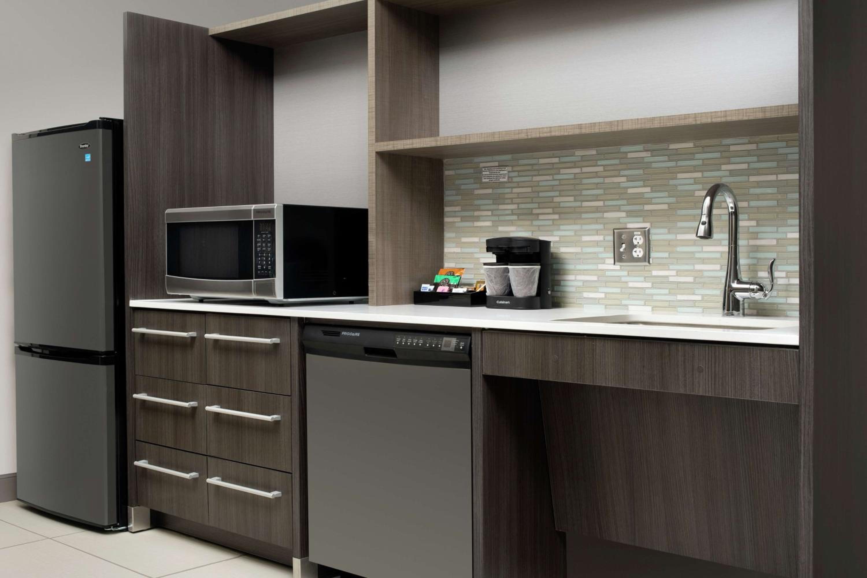 King Studio Suite - Hearing Access/Non-Smoking - Photo 5