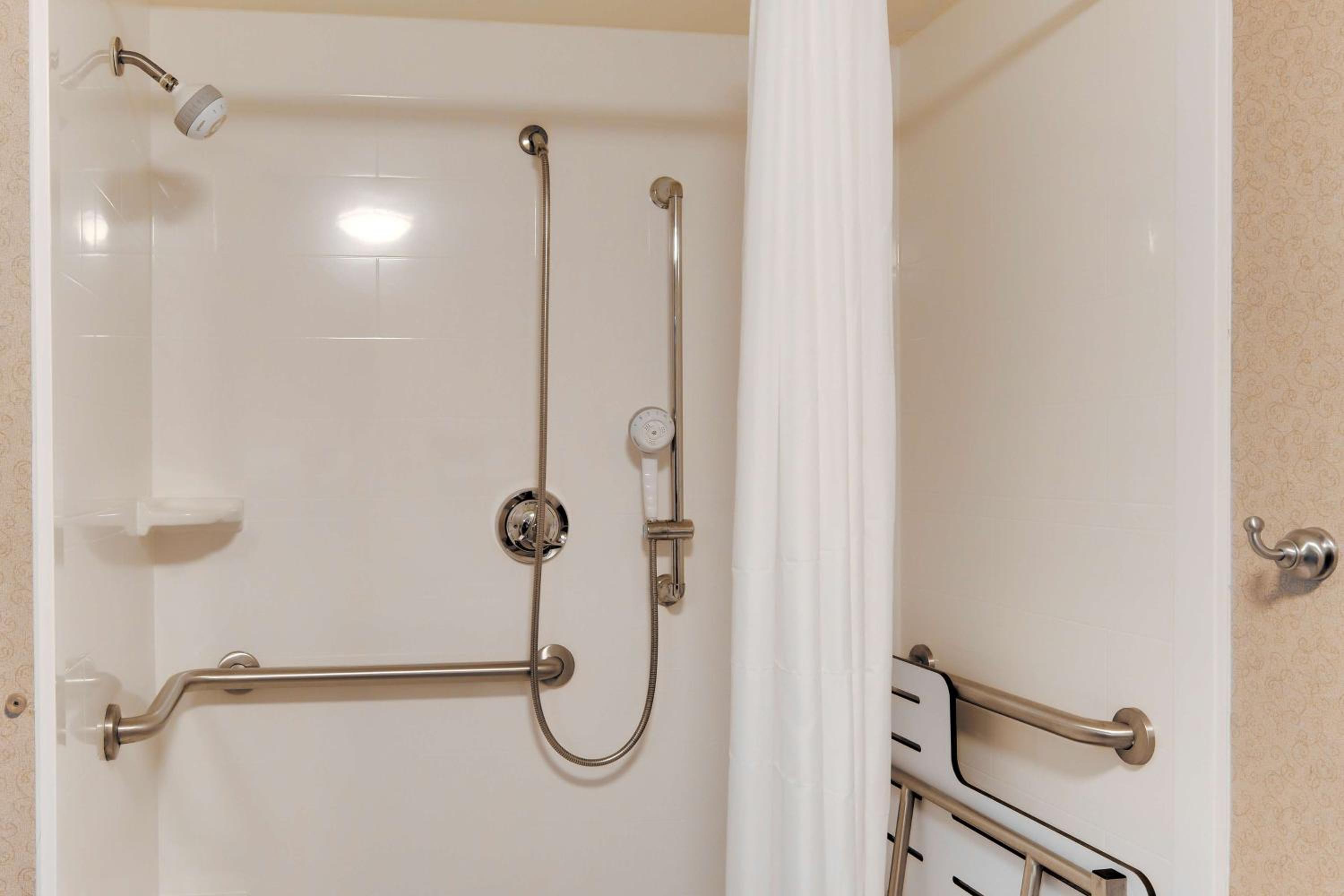 Queen Room Mobility/Hearing Accessible with Roll In Shower - Non-Smoking - Photo 6