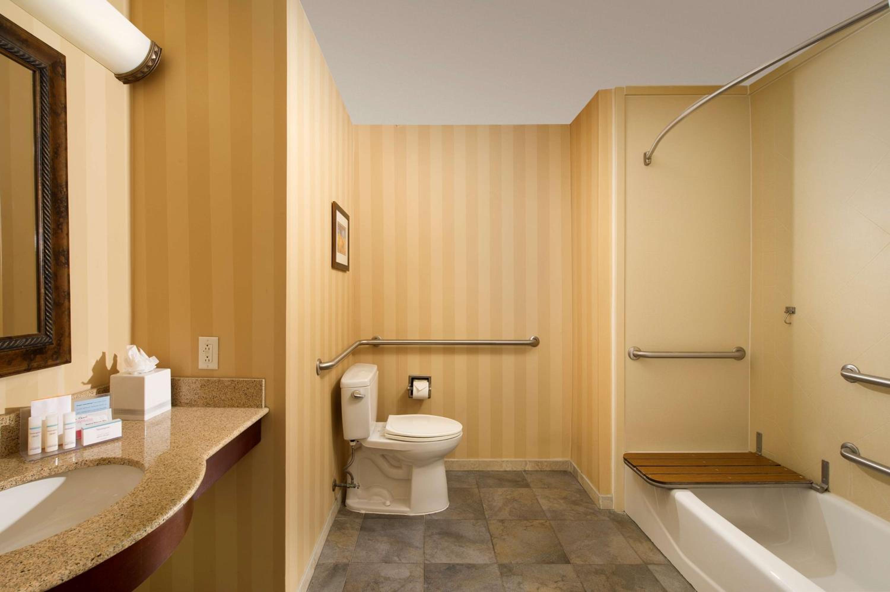 King Room - Mobility Access/Non-Smoking - Photo 3