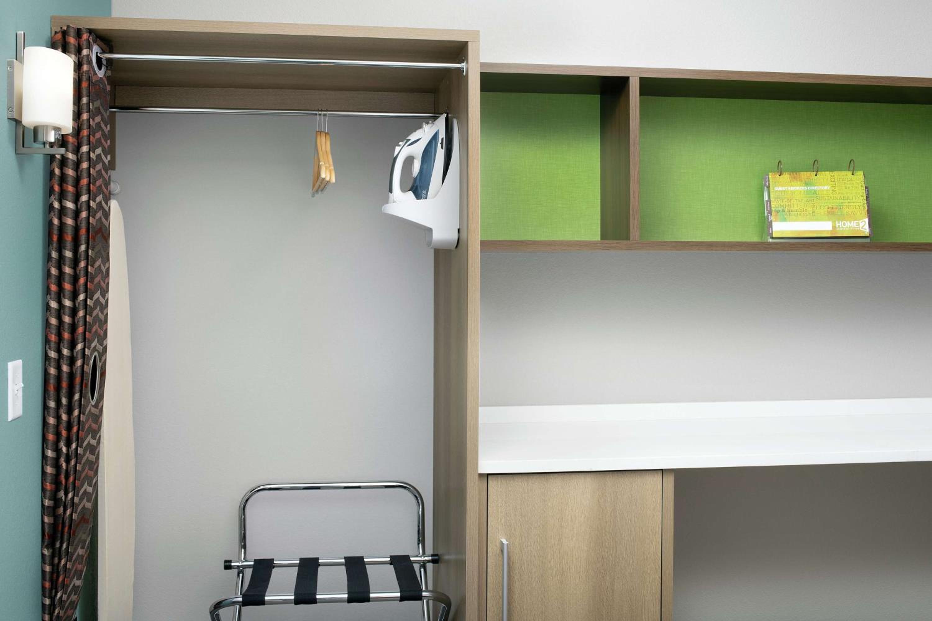 King Studio Suite - Non-Smoking - Photo 2