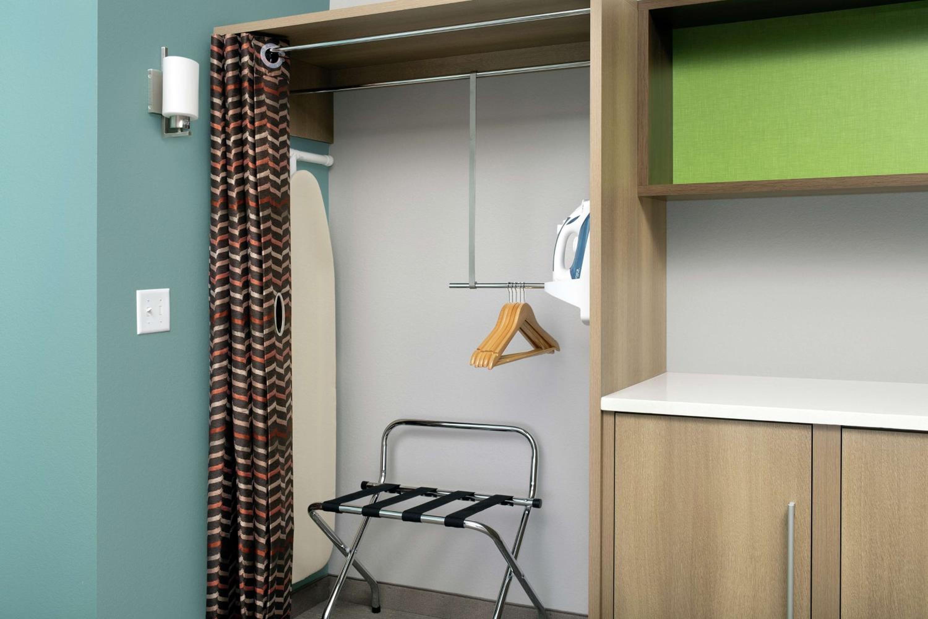 King Studio Suite - Mobility Access/Non-Smoking - Photo 2