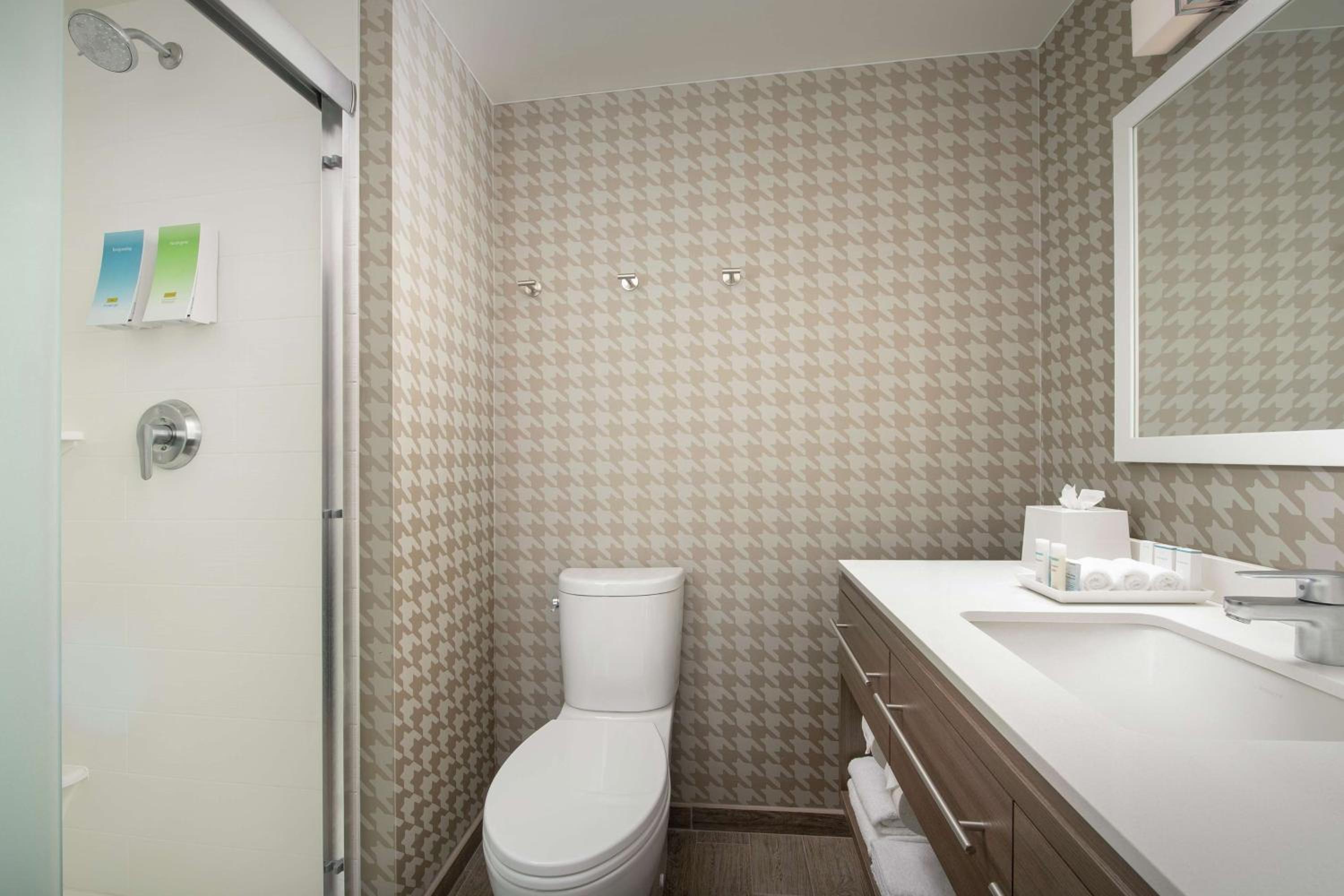 King Studio Suite - Non-Smoking photo 3