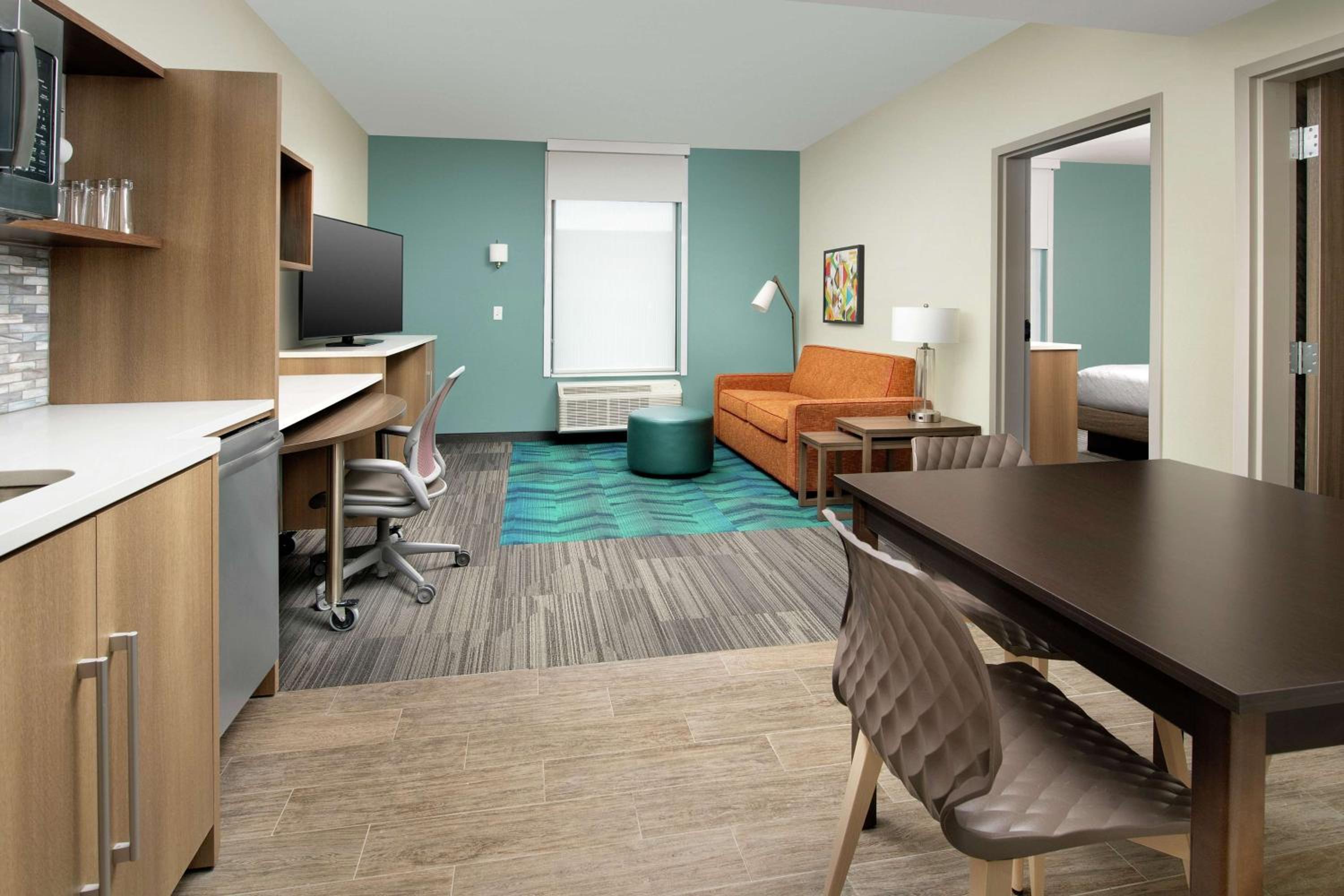 King Suite - Hearing Access/Non-Smoking photo 2