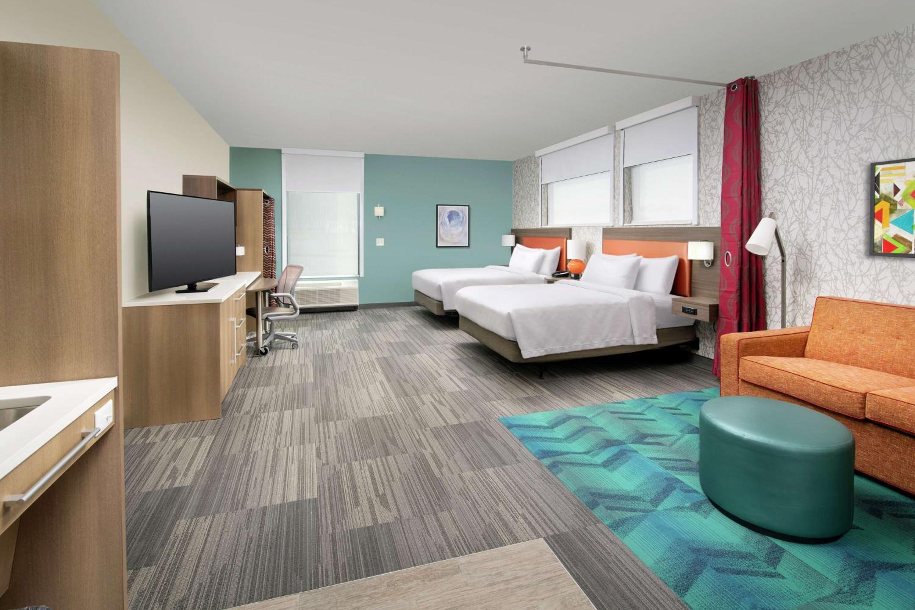Queen Studio with Two Queen Beds - Mobility and Hearing Access/Non-Smoking photo 2
