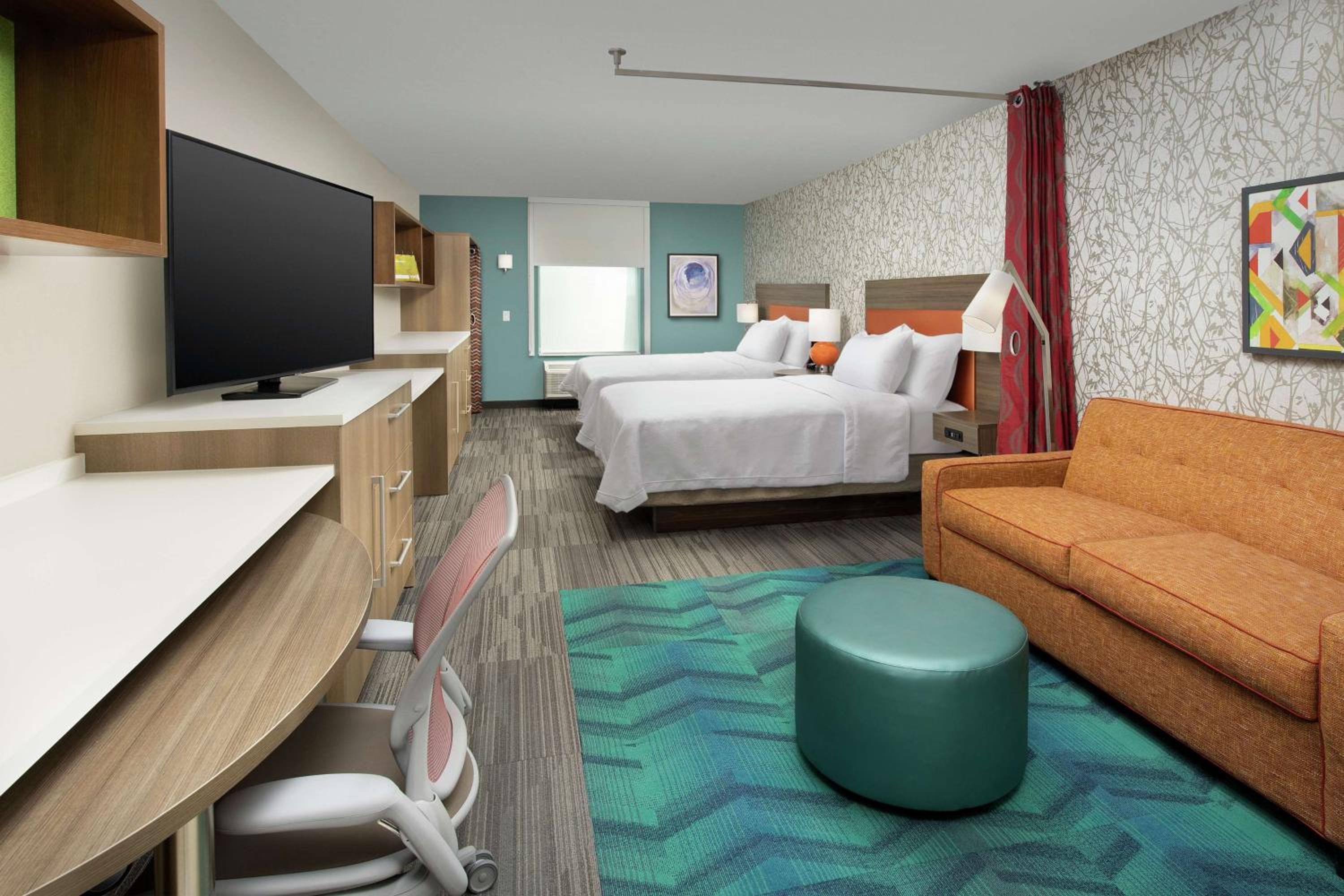 Queen Studio with Two Queen Beds - Non-Smoking - Photo 2