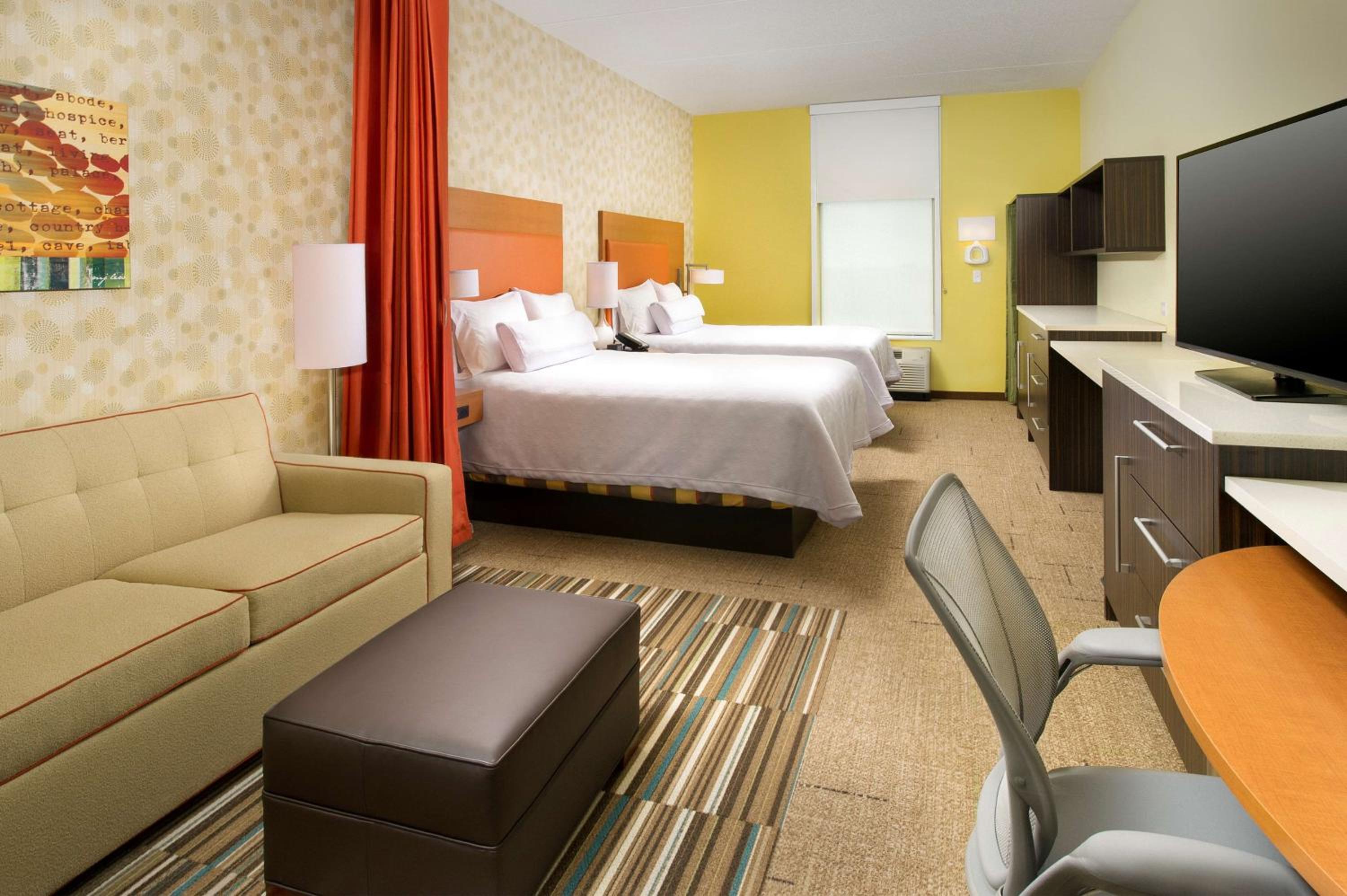 Queen Studio with Two Queen Beds - Non-Smoking