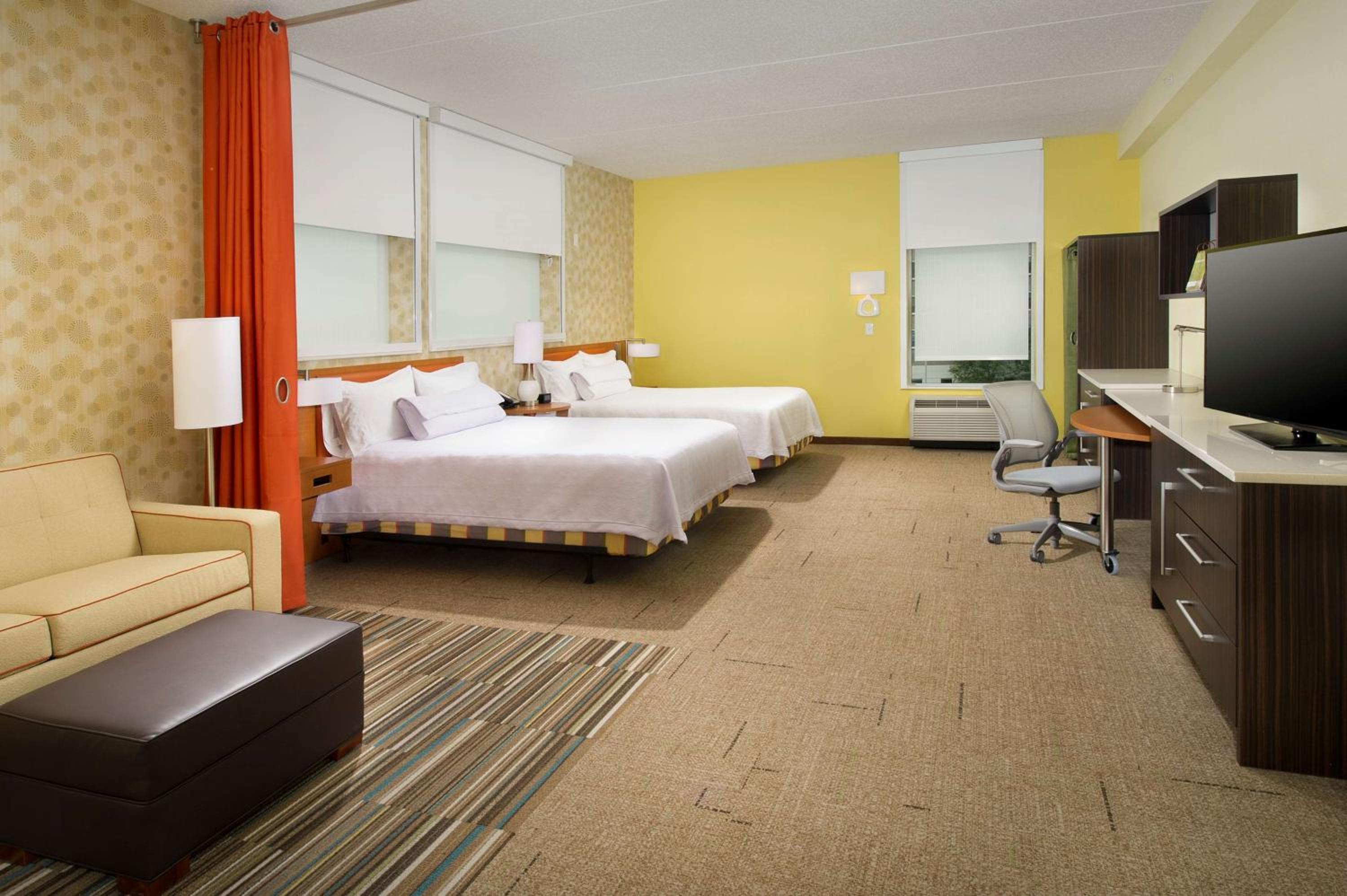Queen Studio with Two Queen Beds - Mobility and Hearing Access/Non-Smoking