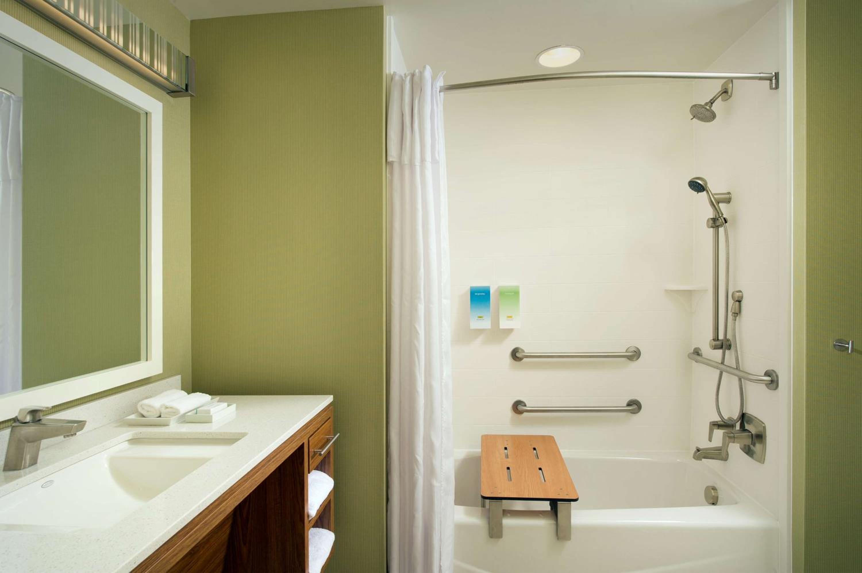 King Studio Suite - Hearing Access/Non-Smoking photo 2