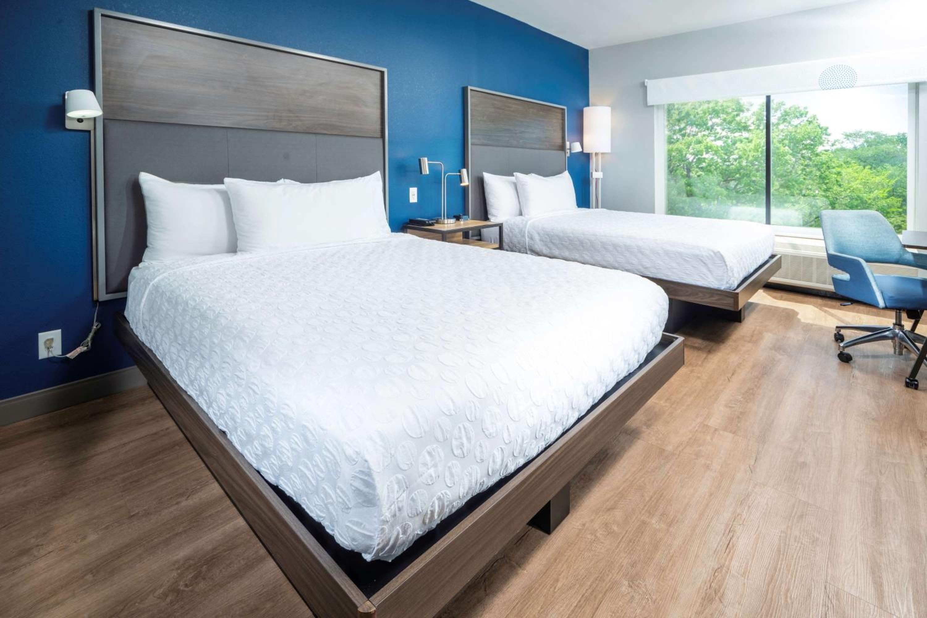 Queen Room with Two Queen Beds - Photo 1