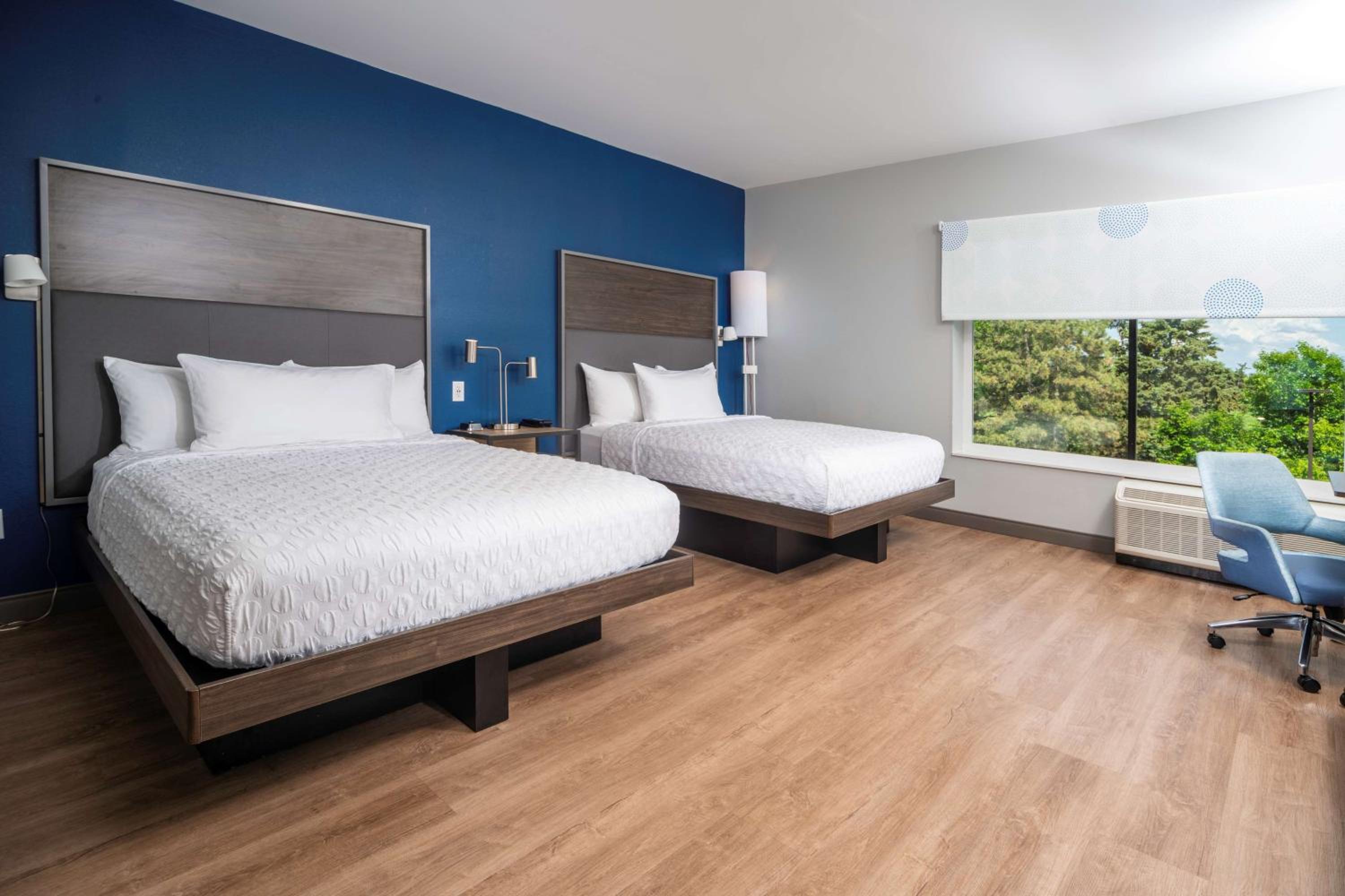 Queen Room with Two Queen Beds - Mobility Access - Photo 4