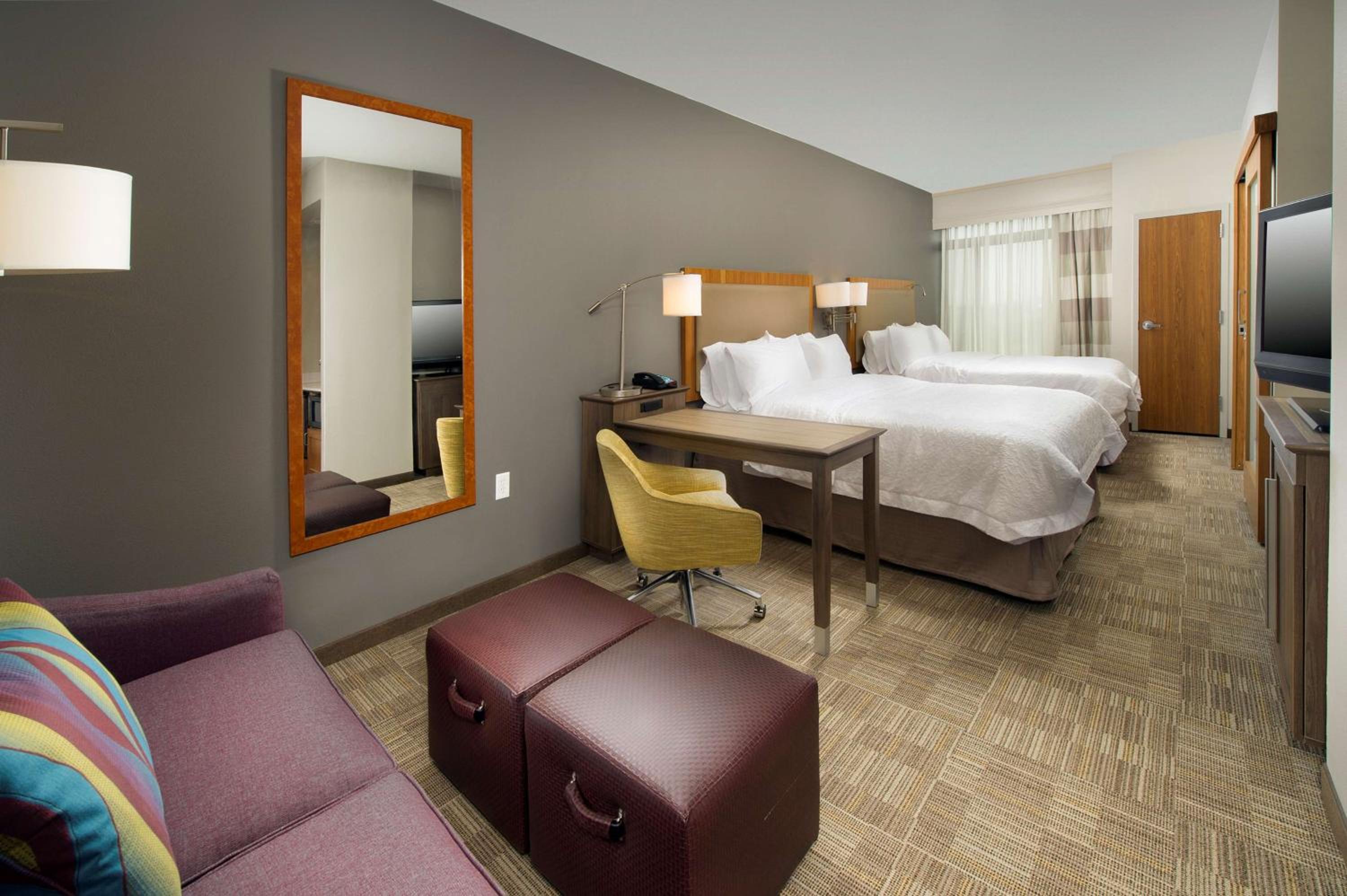 Queen Studio Suite with Two Queen Beds - Non-Smoking - Photo 1
