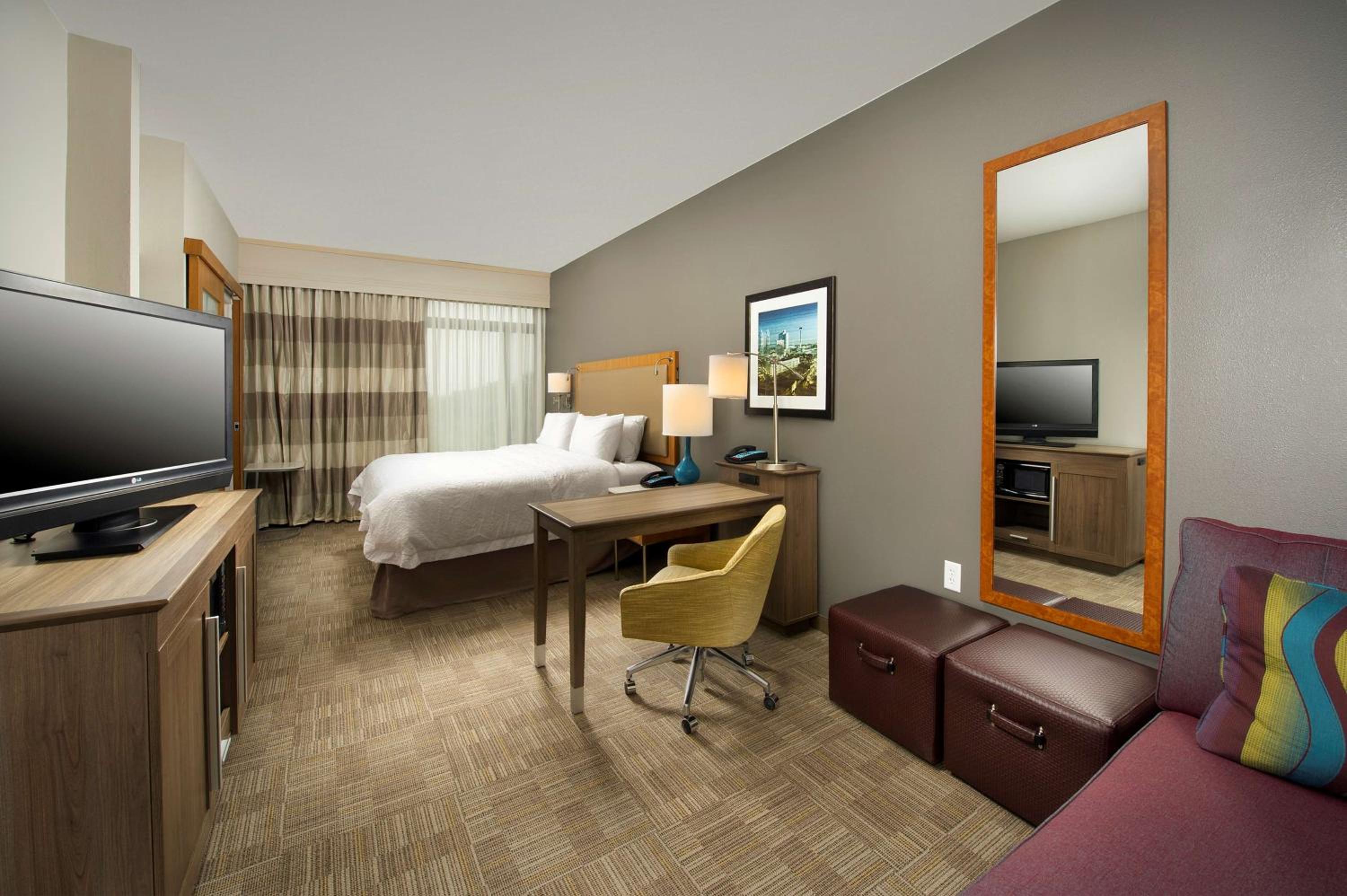 King Room - Non-Smoking - Photo 1