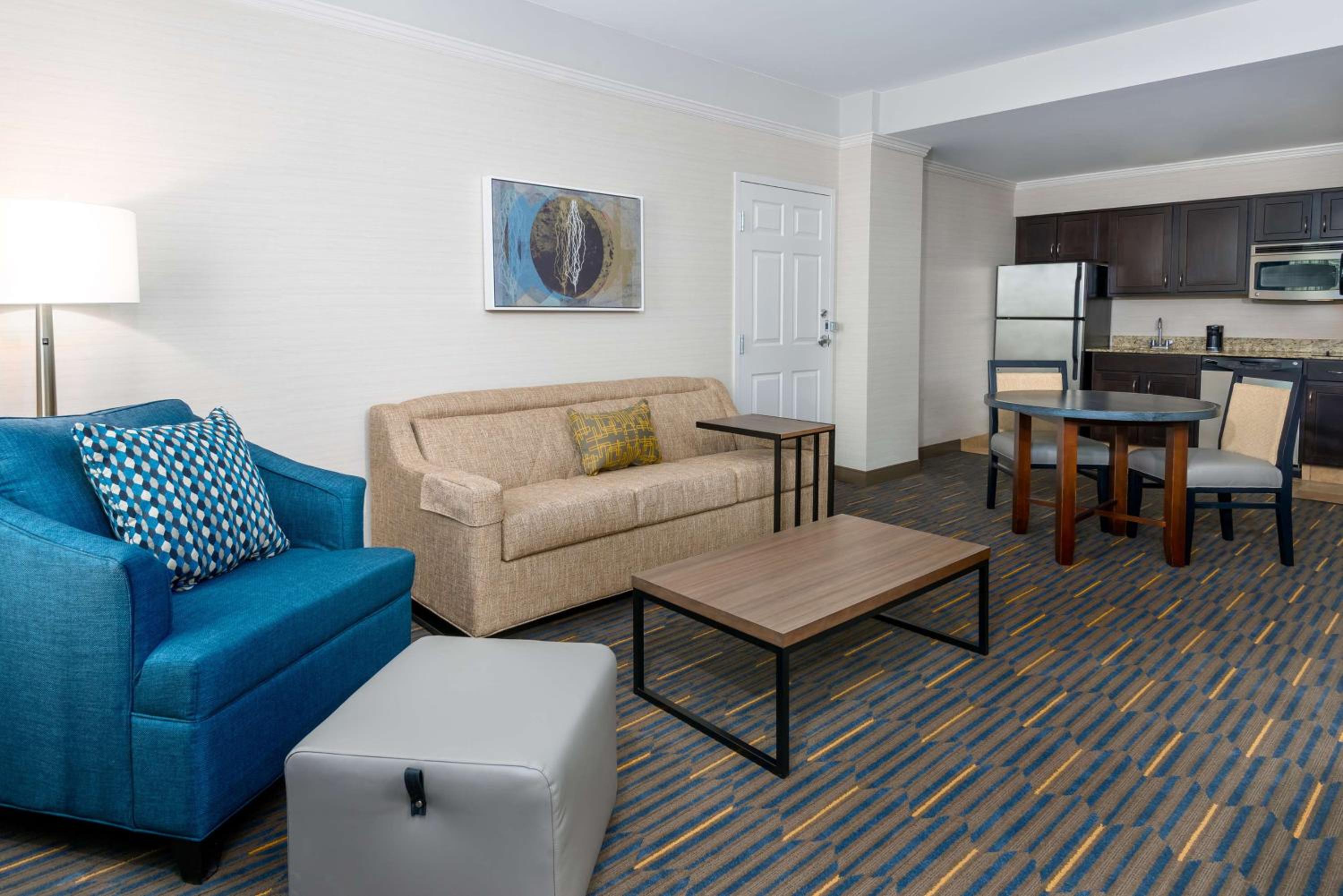 One-Bedroom King Suite - Non-Smoking photo 3