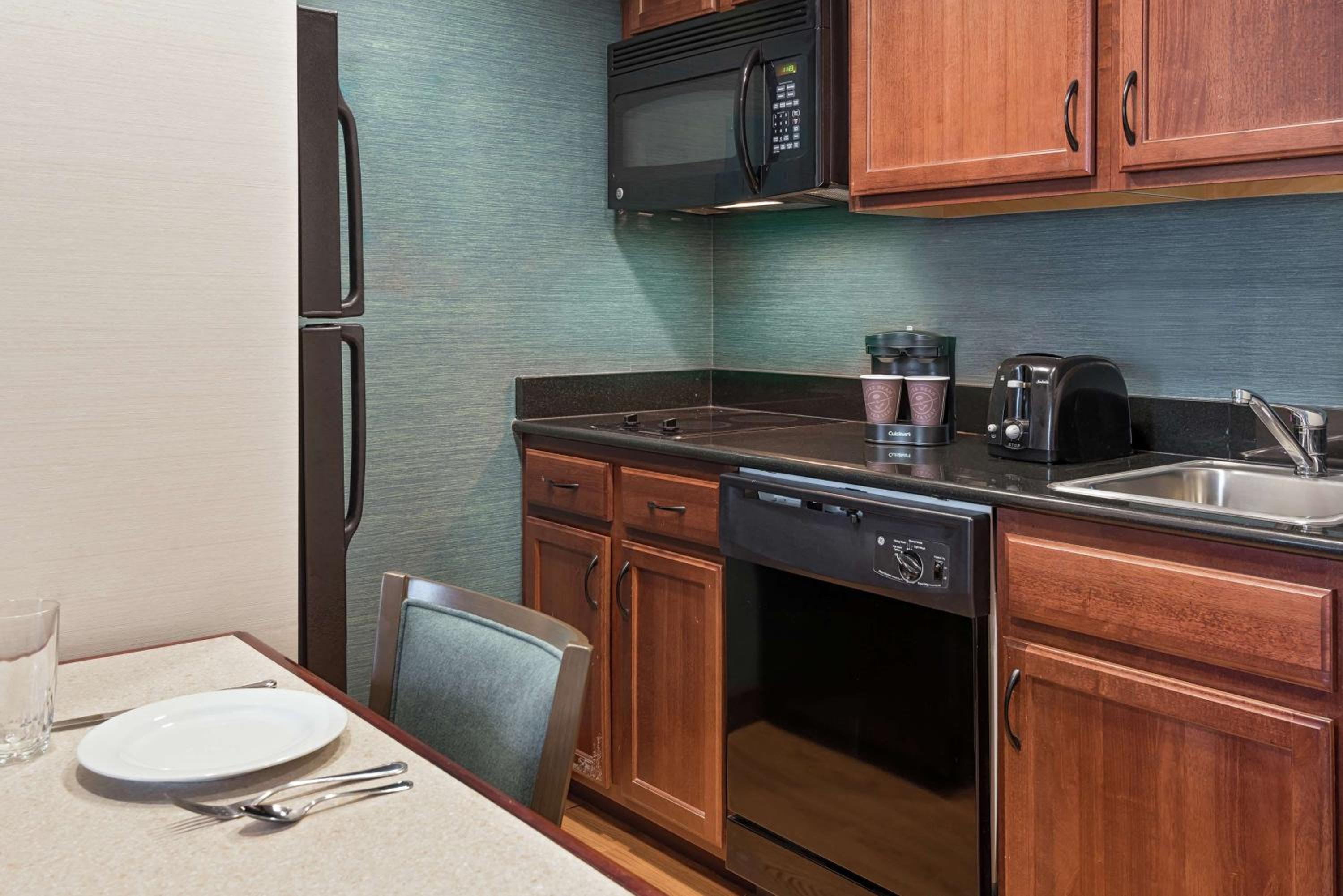King Studio Suite - Non-Smoking - Photo 3