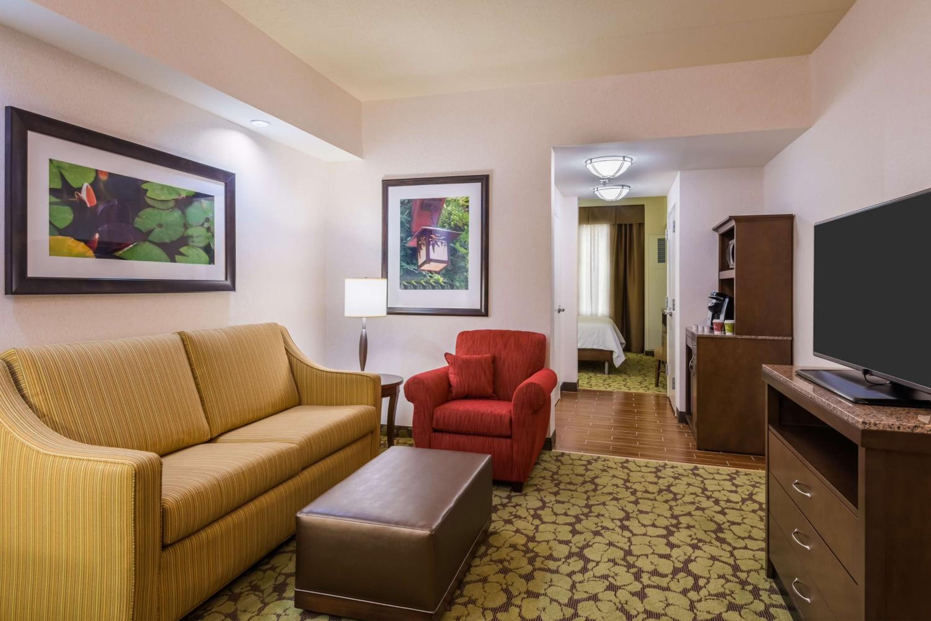 One-Bedroom King Suite photo 1