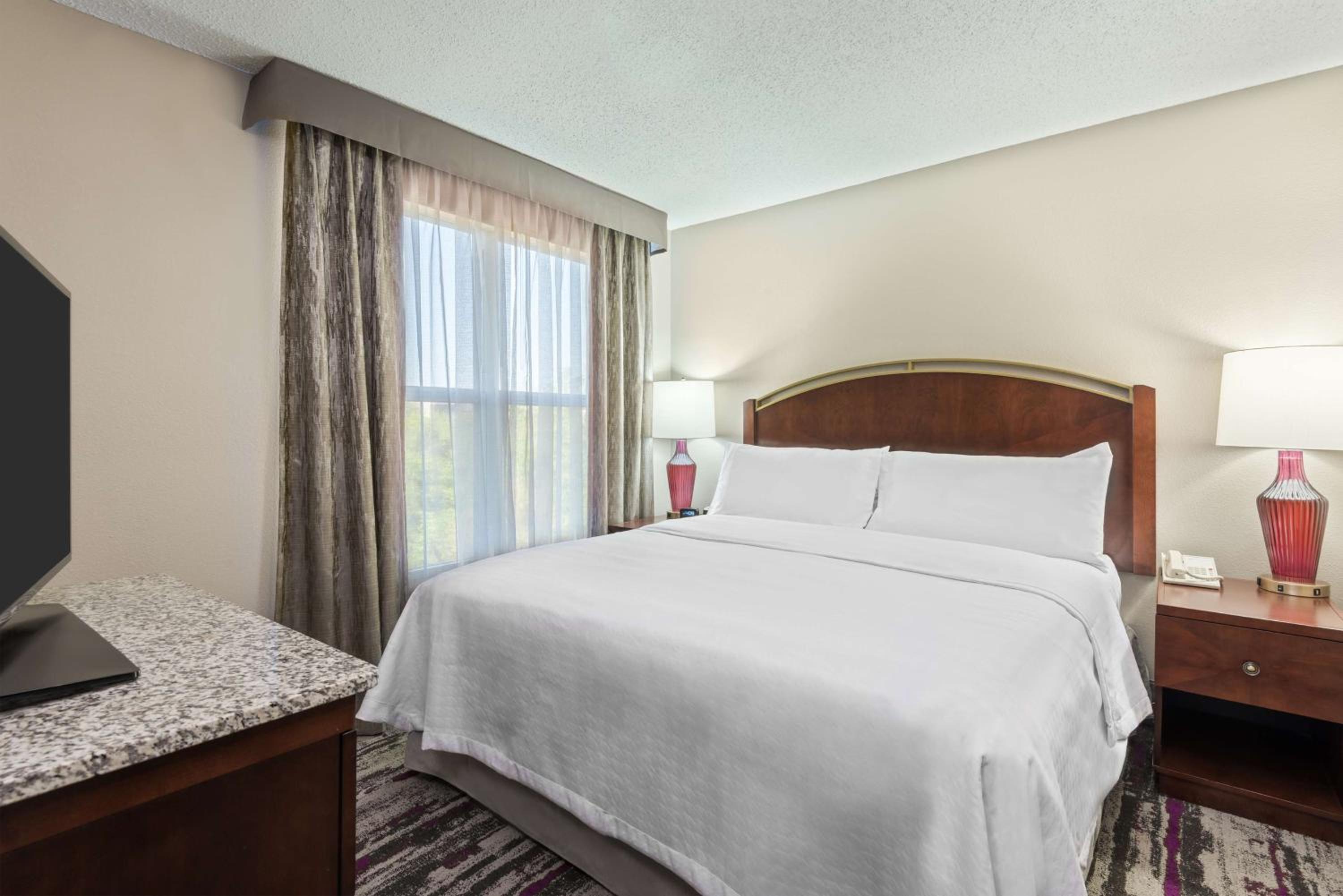 Studio Suite, 1 King Bed (Hearing)