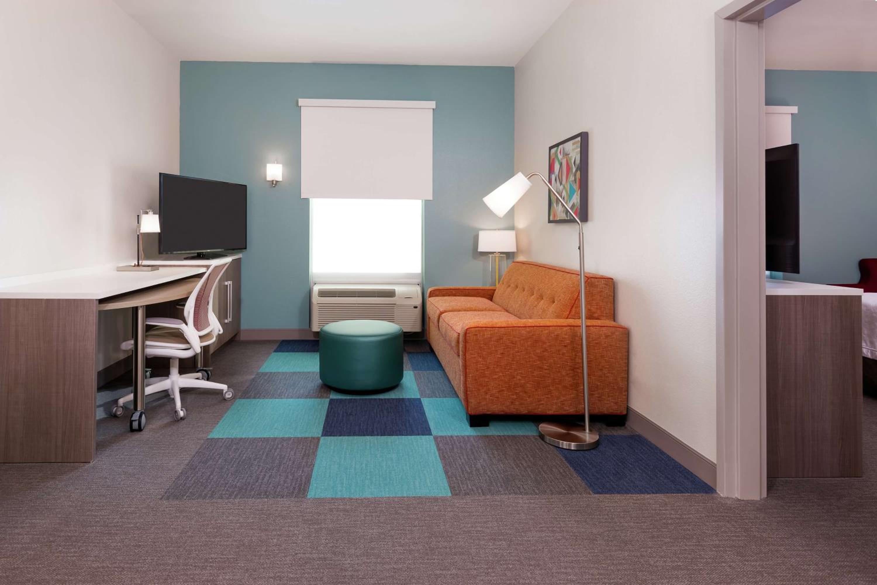 King Suite - Mobility Access/Non-Smoking