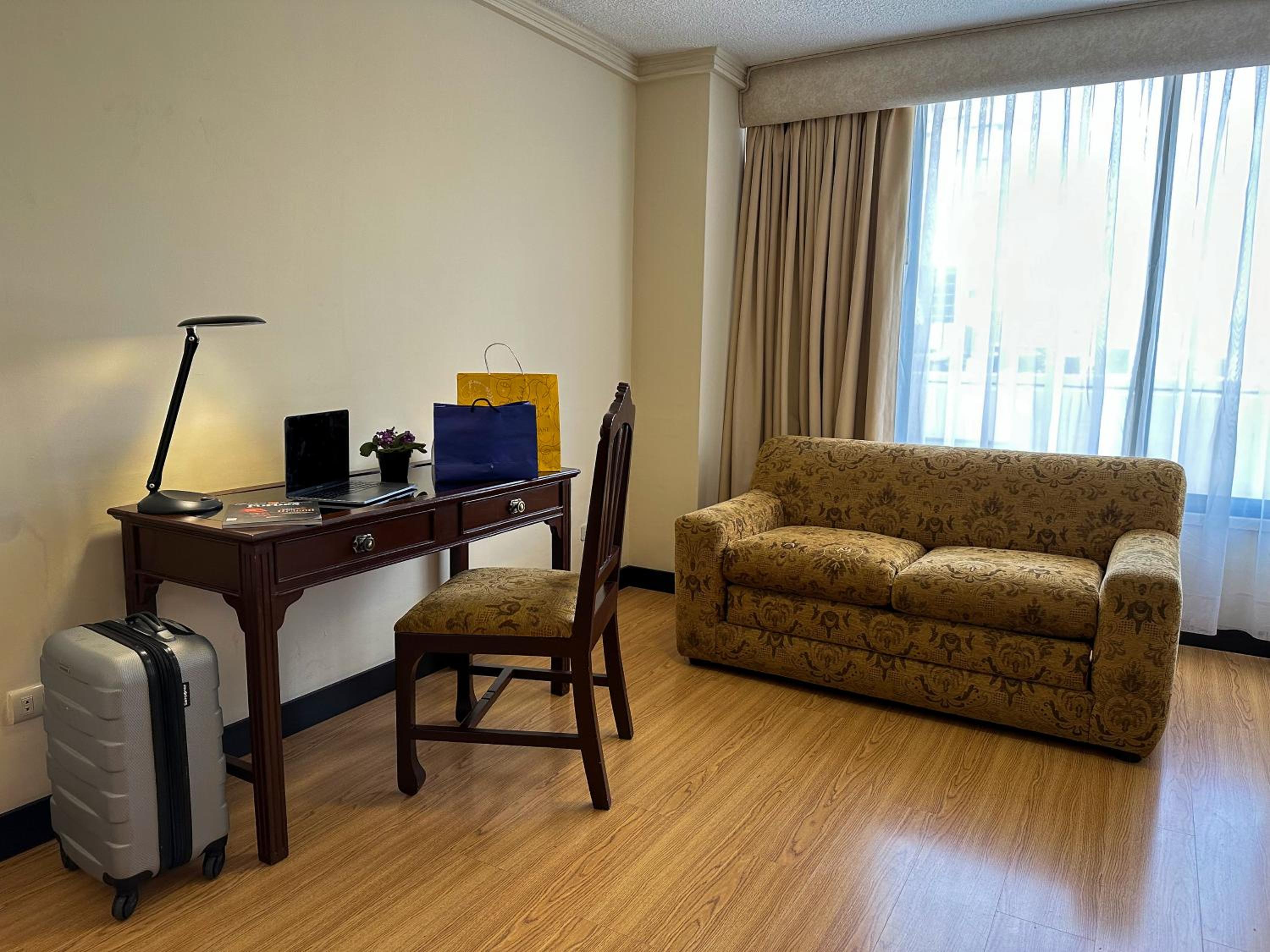 King Room - Non-Smoking - Photo 3