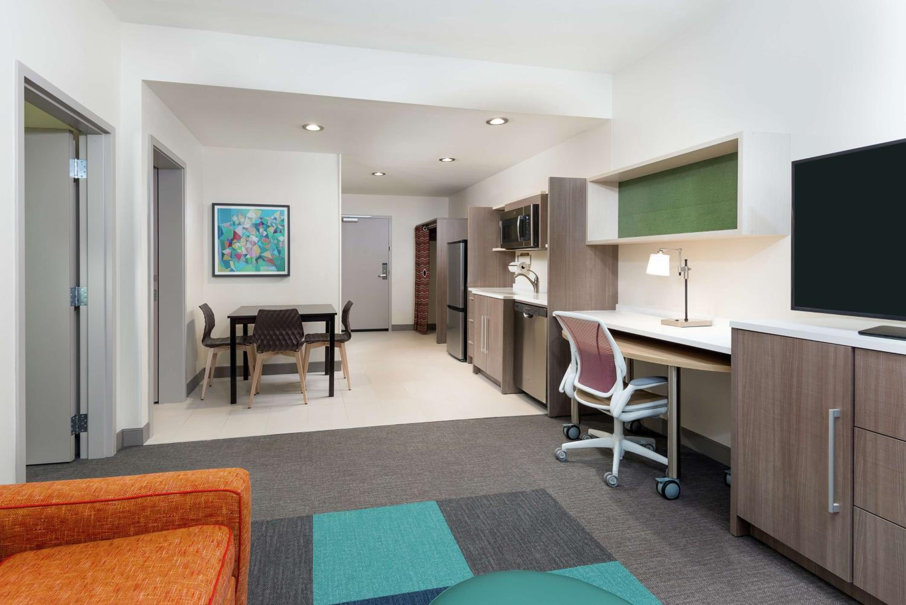 One-Bedroom King Suite - Non-Smoking
