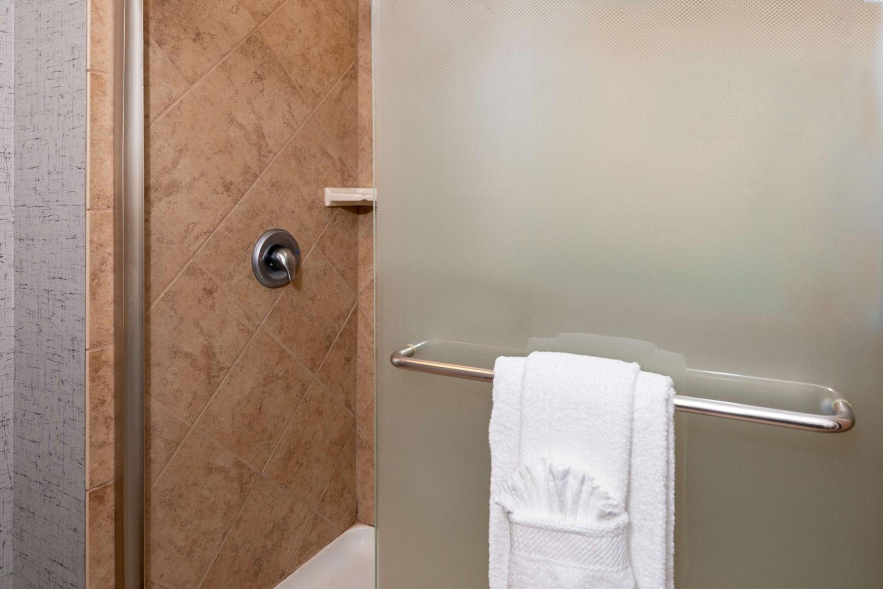 King Room - Non-Smoking - Photo 5