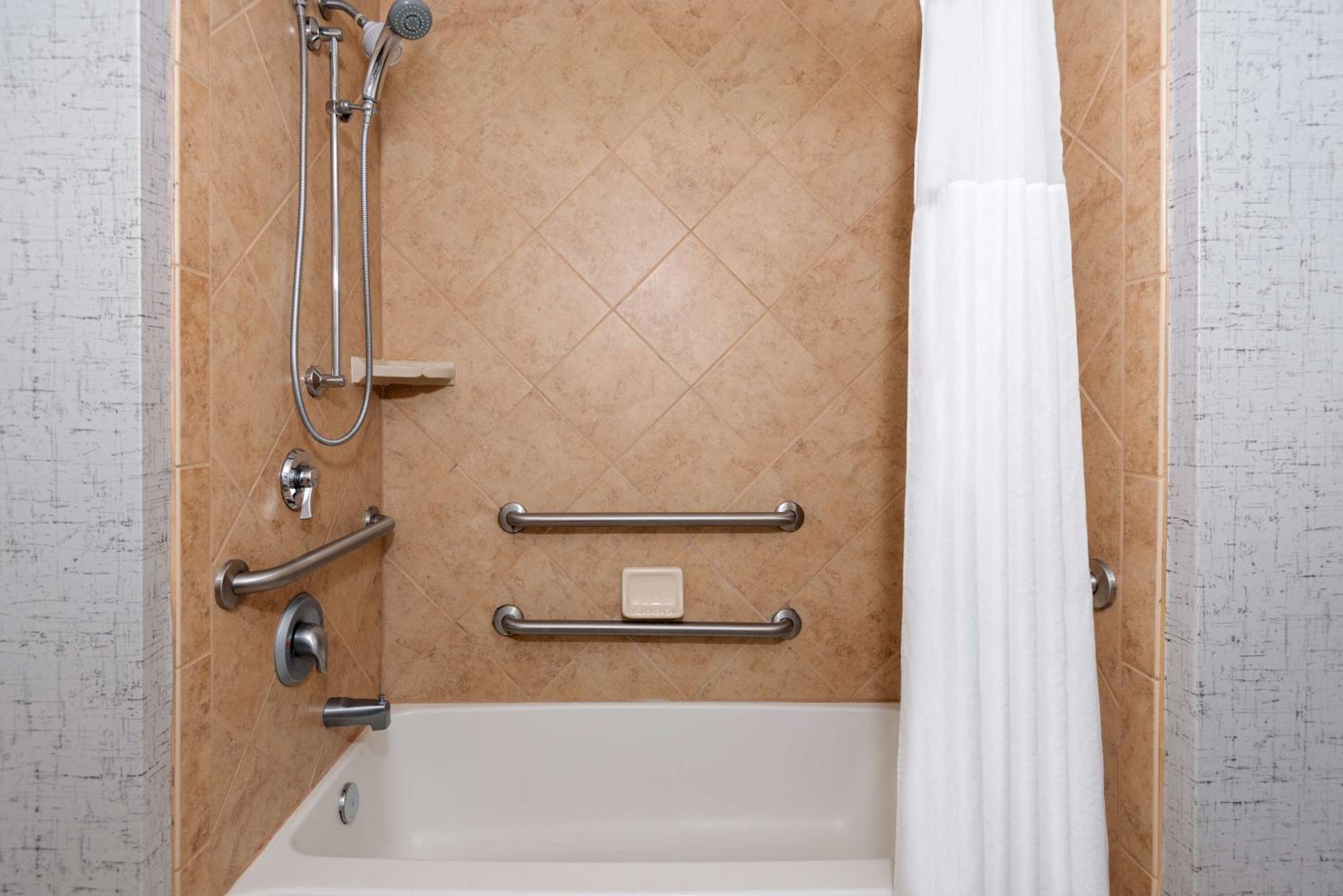 King Room with Accessible Tub - Mobility and Hearing Access/Non-Smoking photo 2
