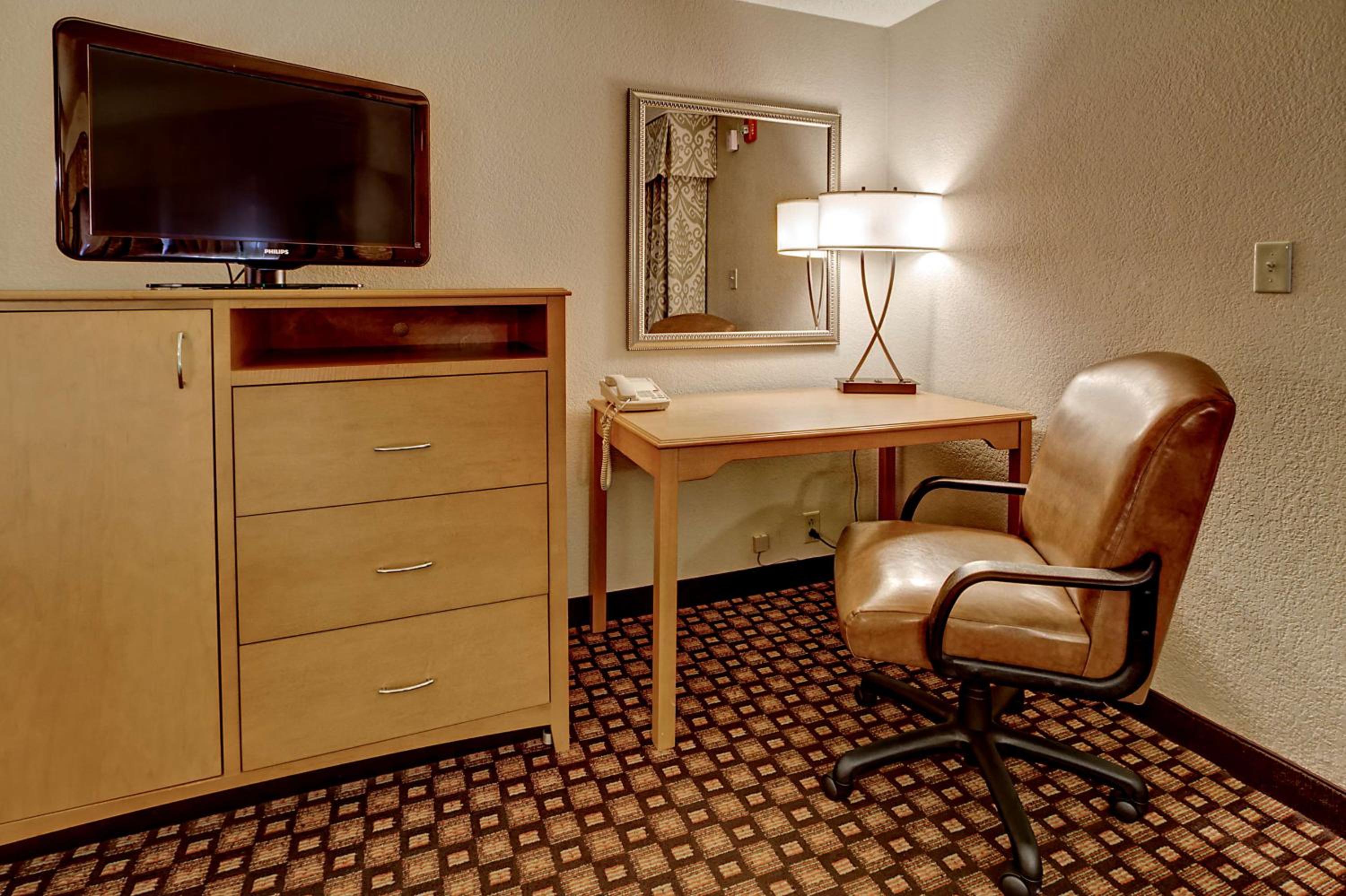 King Room - Mobility Access/Non-Smoking - Photo 3