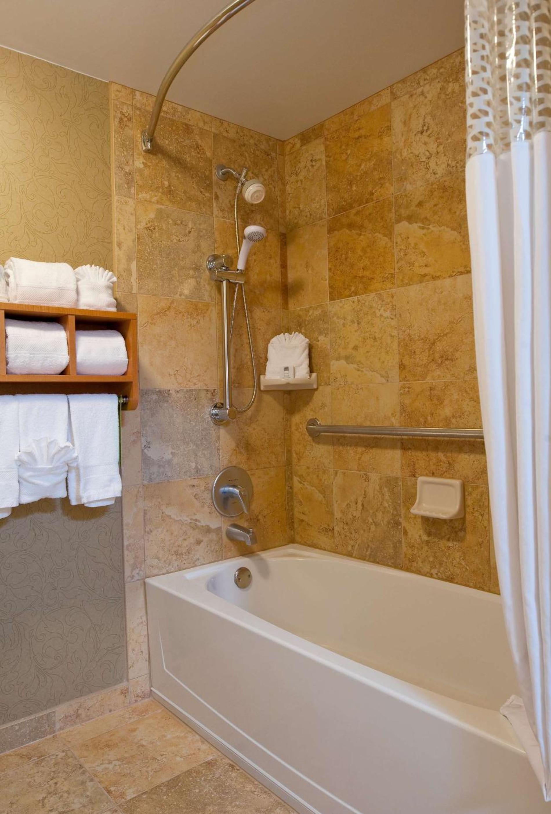 King Room - Mobility Access/Non-Smoking - Photo 7