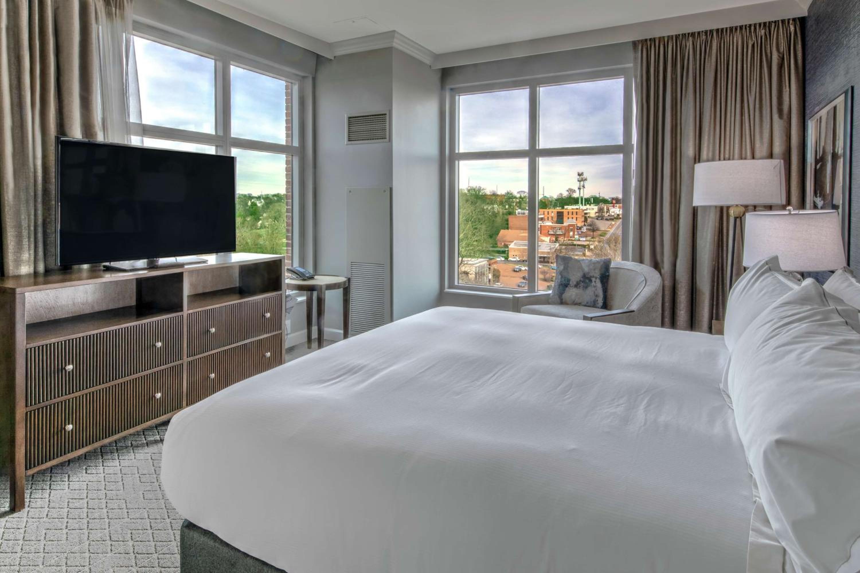 Corner King Room - Photo 3