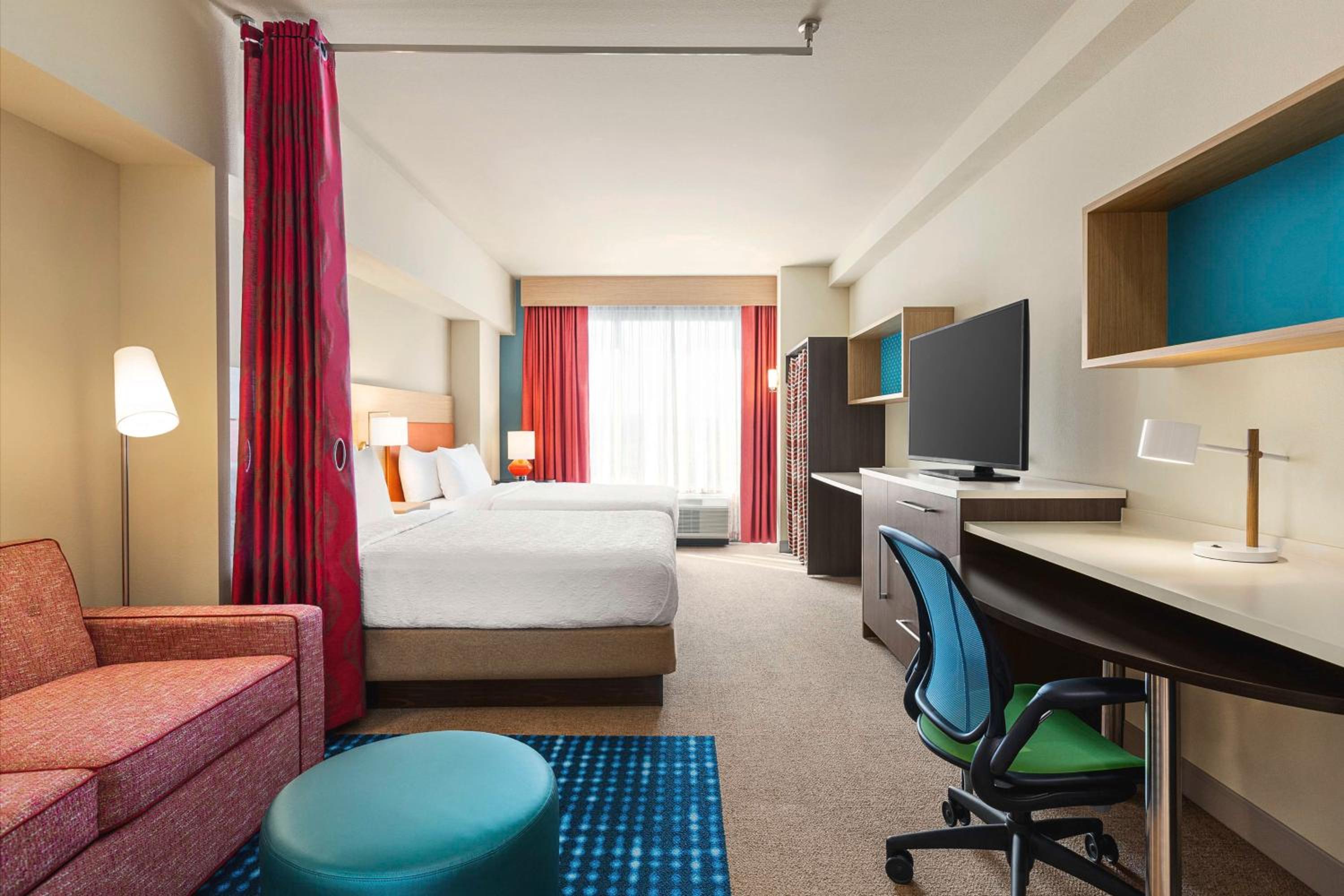 Studio Suite with Two Queen Beds - Photo 2