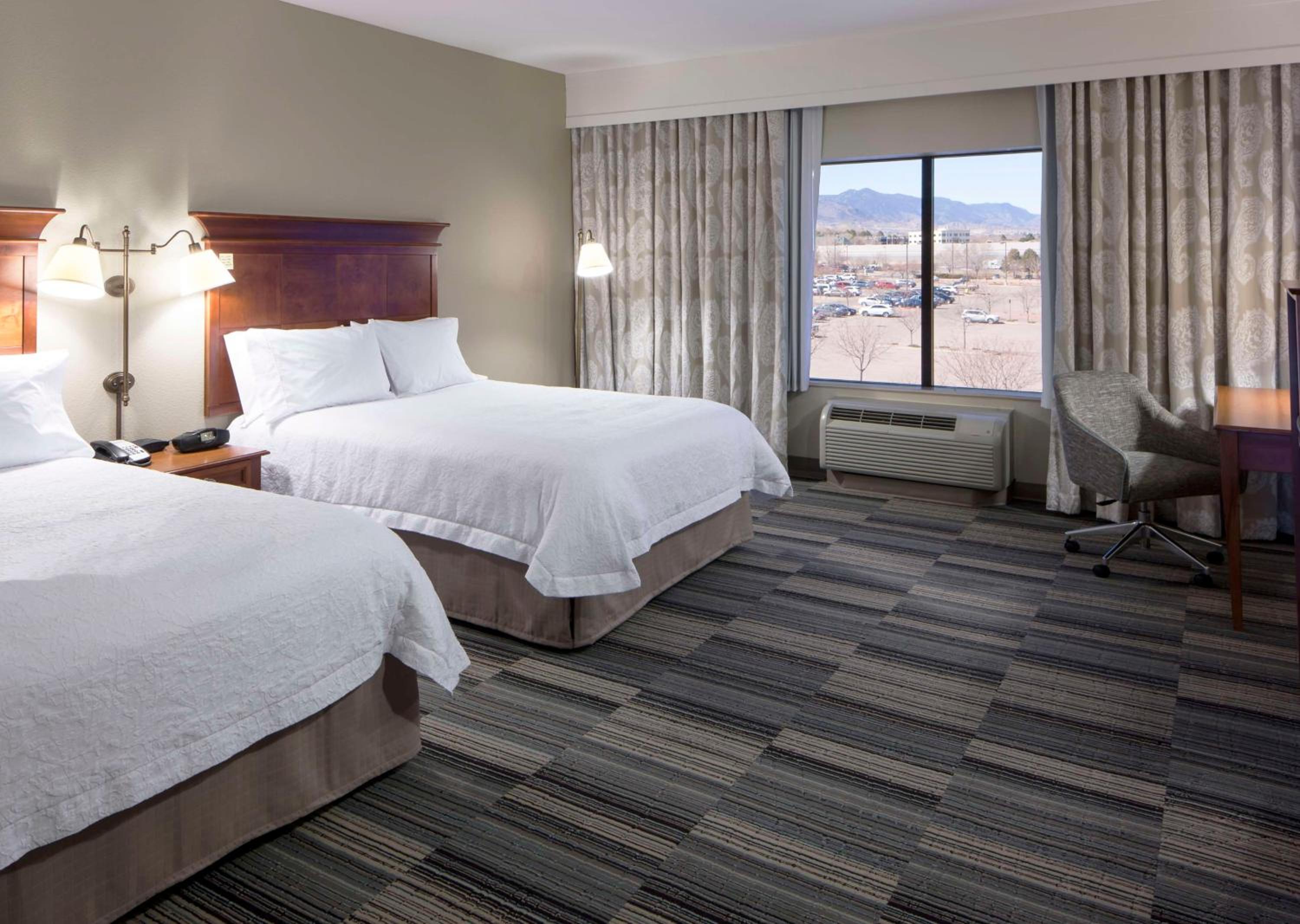 Large Queen Room with Two Queen Beds - Photo 4