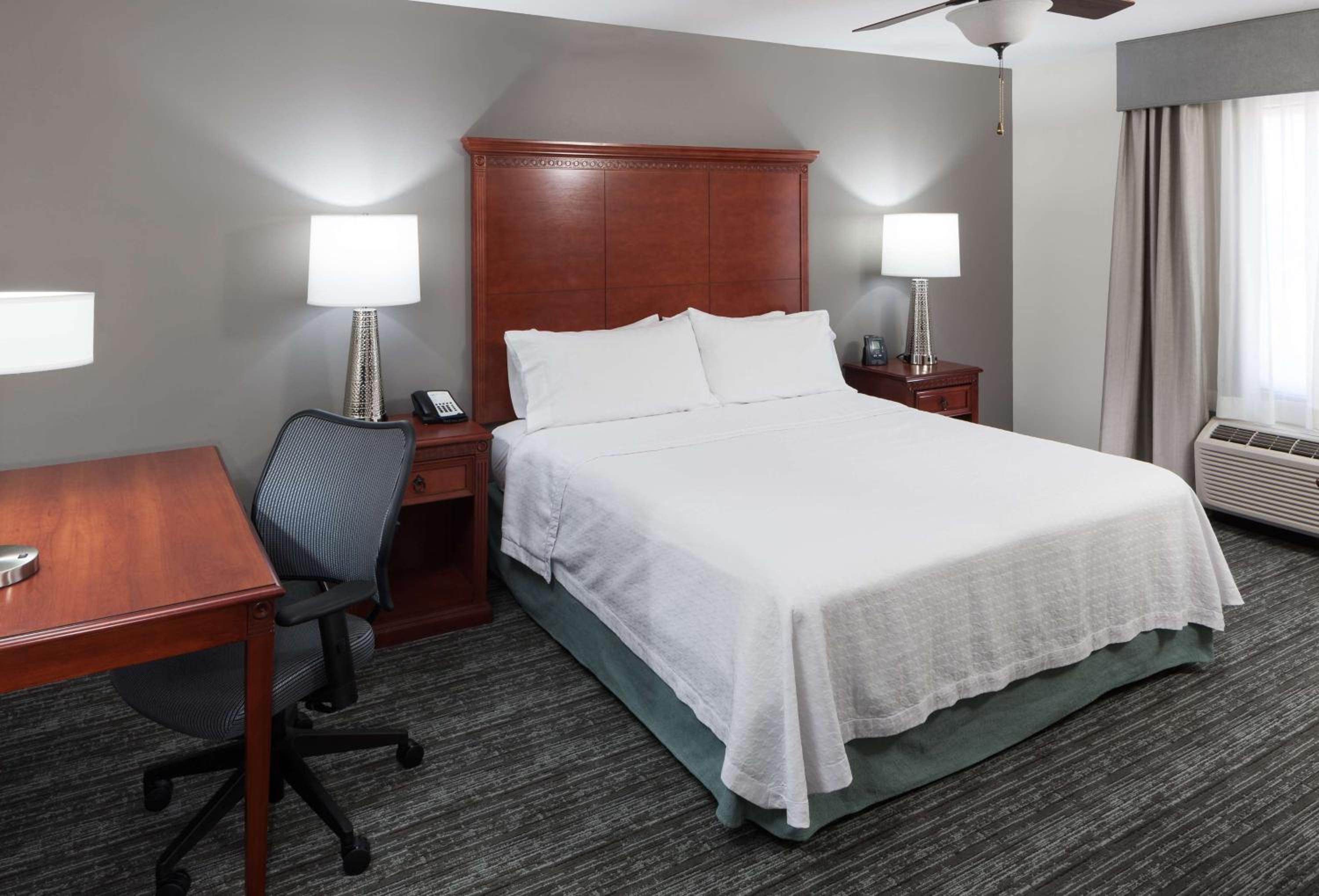 One-Bedroom King Suite - Non-Smoking - Photo 5