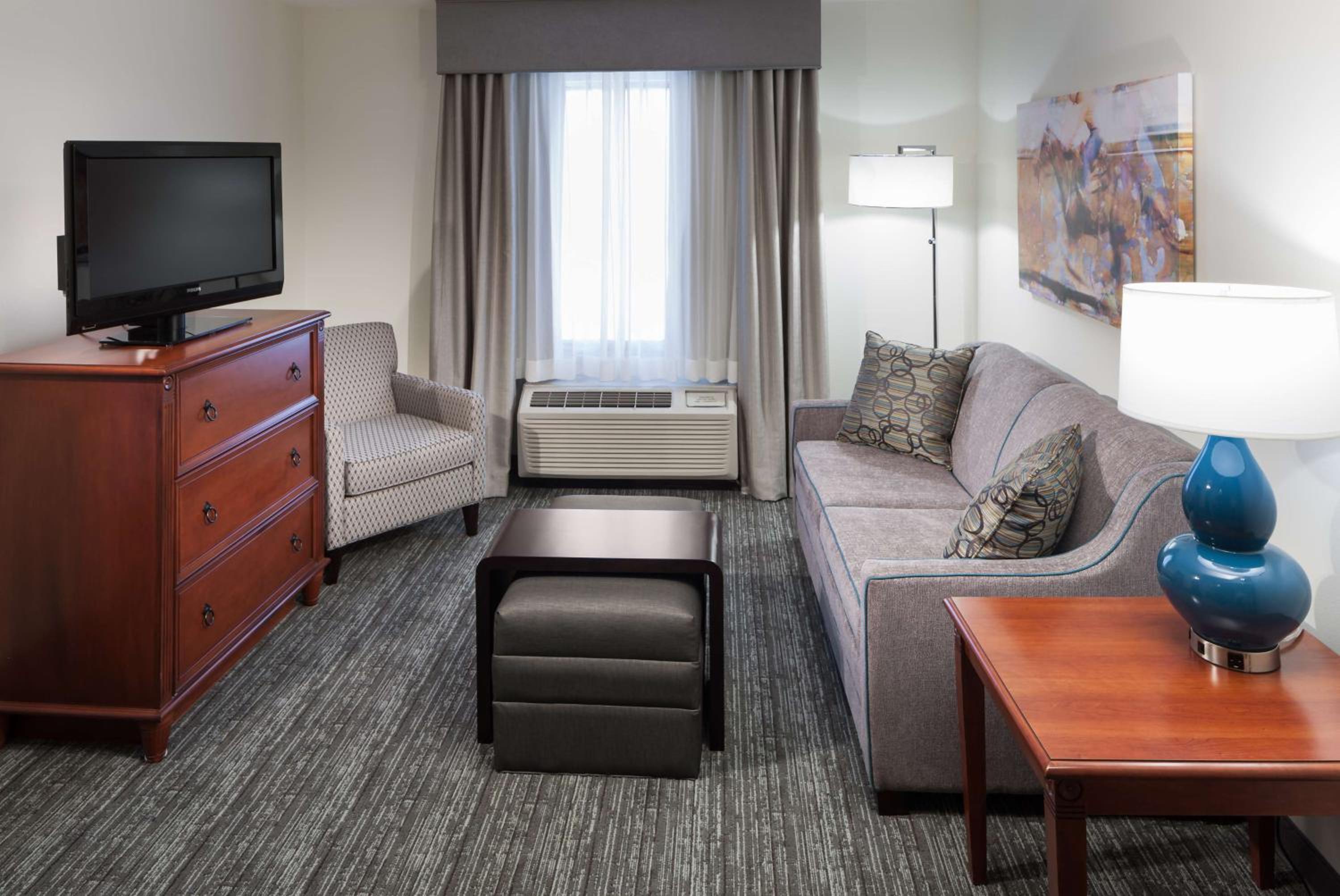 One-Bedroom King Suite - Non-Smoking - Photo 2