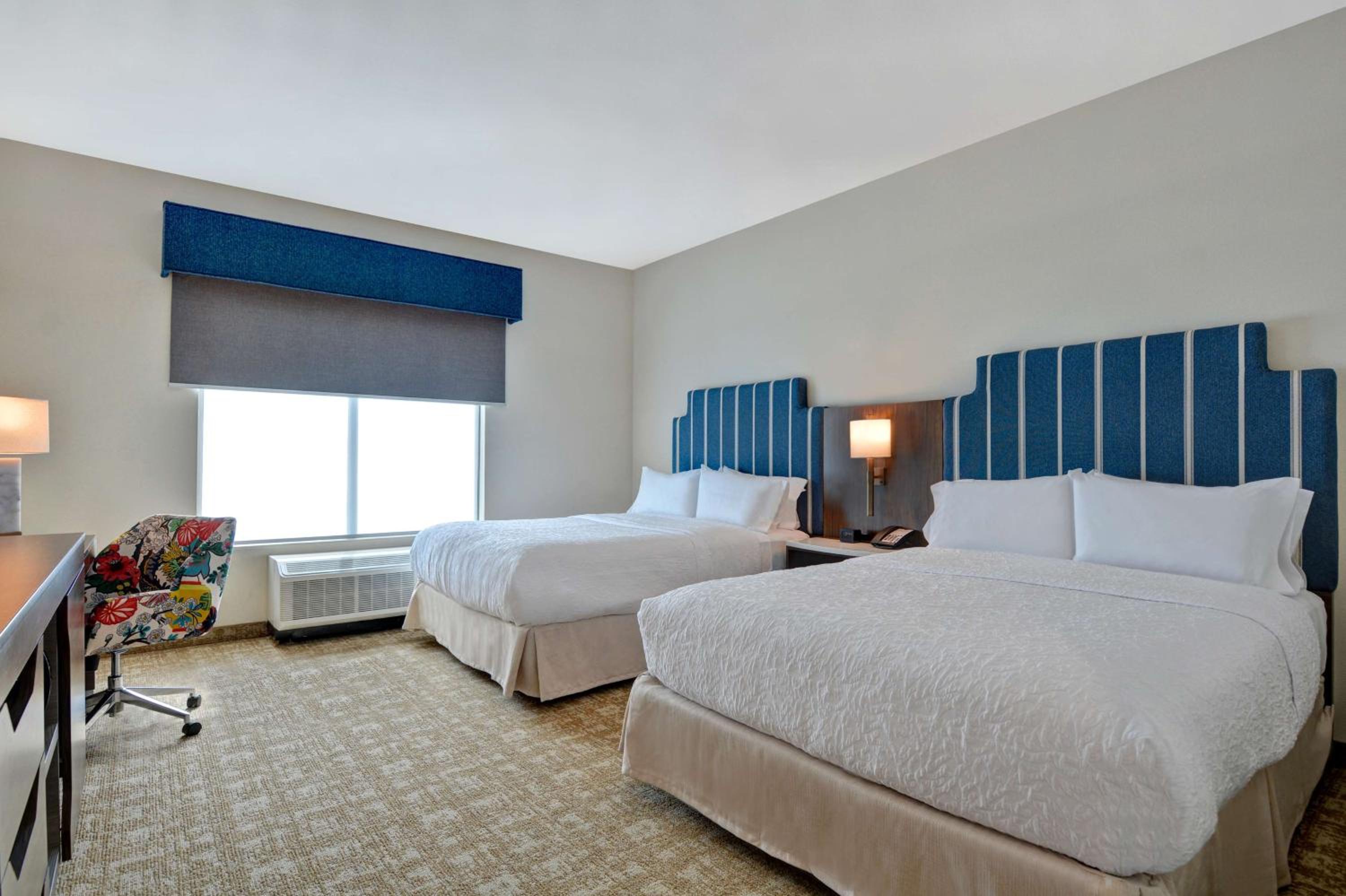 Queen Room with Two Queen Beds and Accessible Tub