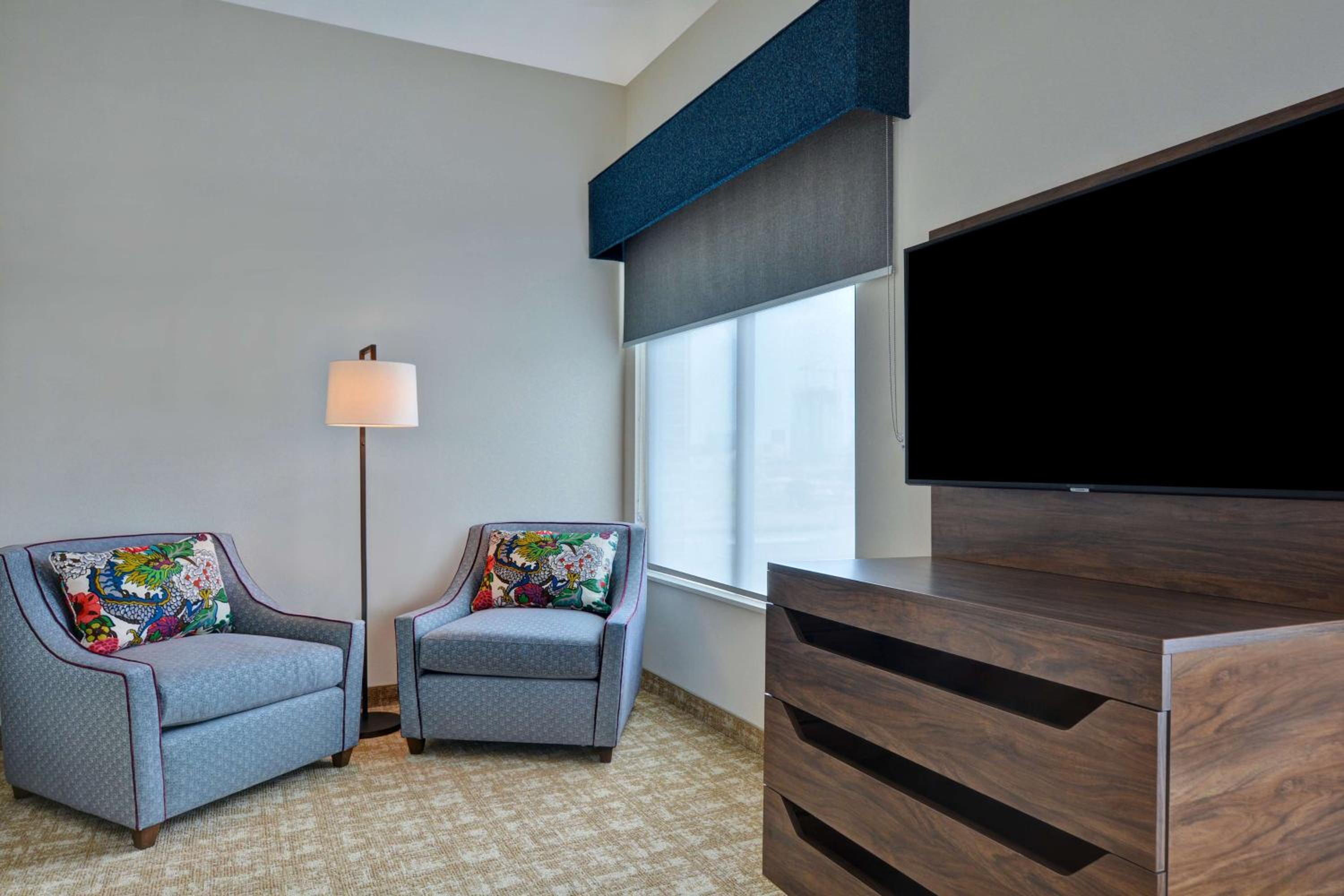 Corner King Studio Suite - Photo 6