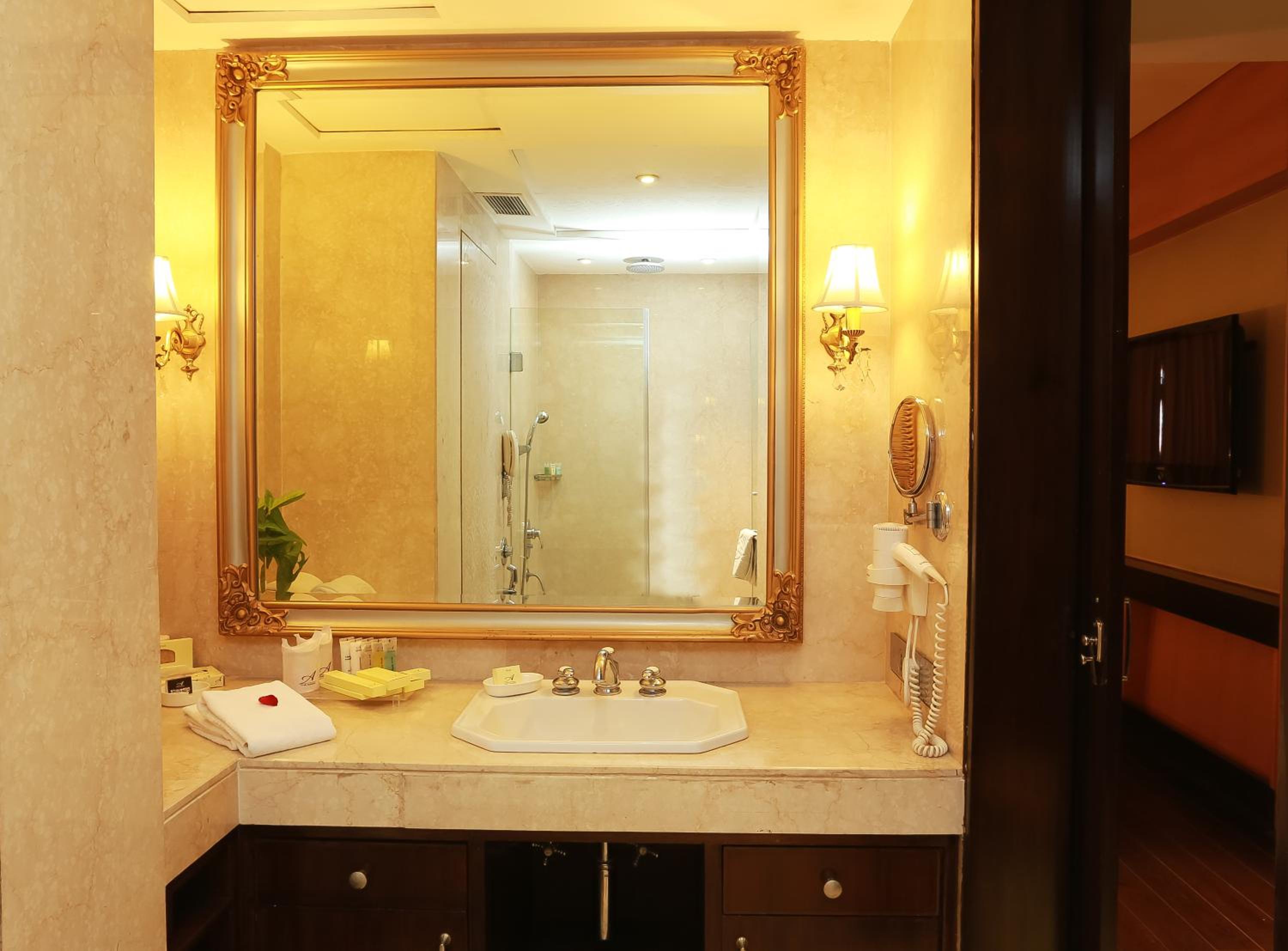 Deluxe Suite - Ashok Heritage Package - A soft drink,fruit basket and cookie platter, 1 bottle of Indian wine (house brand), 2 hr leeway on check-in and checkout, Butler Service, 20% discount on F&B (Soft Beverages), Ashok Elite Card (T&C apply) Deluxe Suite - Ashok Heritage Package - A soft drink,fruit basket and cookie platter, 1 bottle of Indian wine (house brand), 2 hr leeway on check-in and checkout, Butler Service, 20% discount on F&B (Soft Beverages), Ashok Elite Card (T&C apply)
